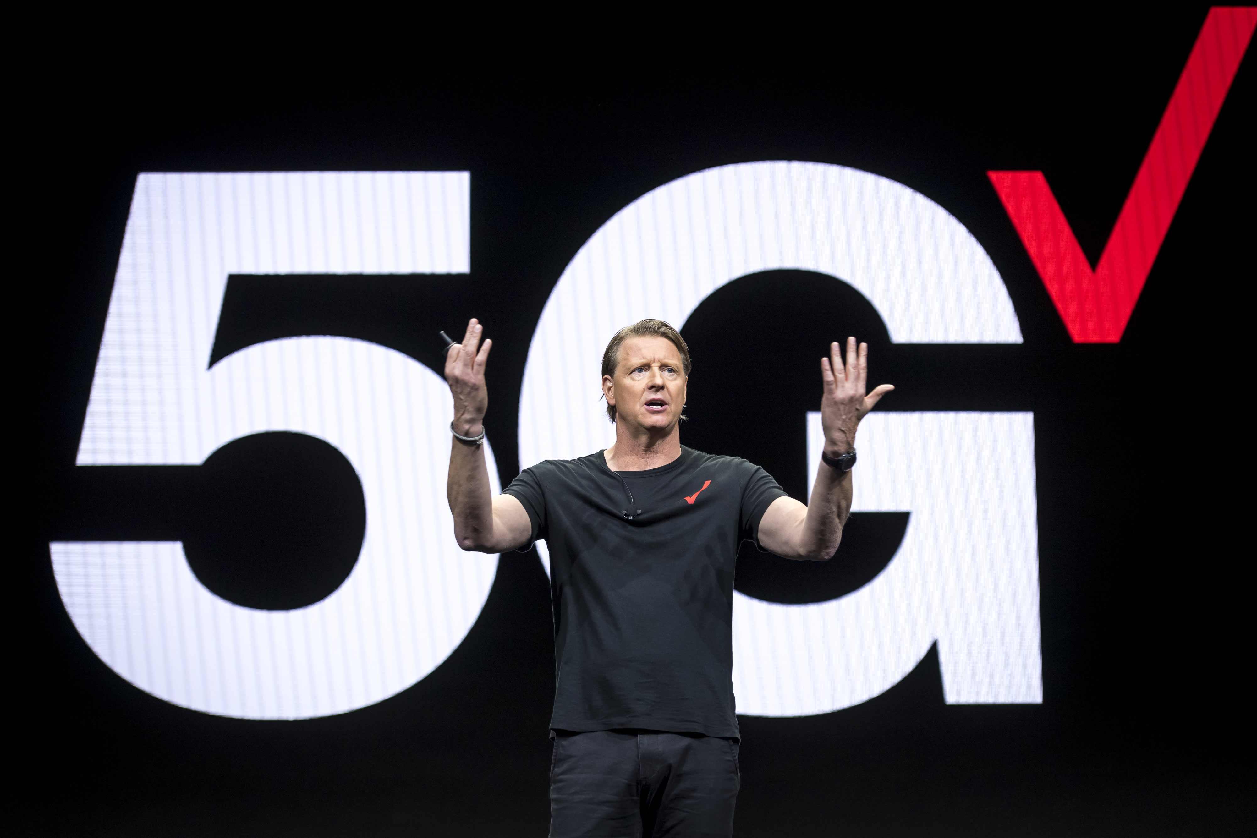 Verizon CEO anticipates robust growth and maintains increasing dividend as a top priority.