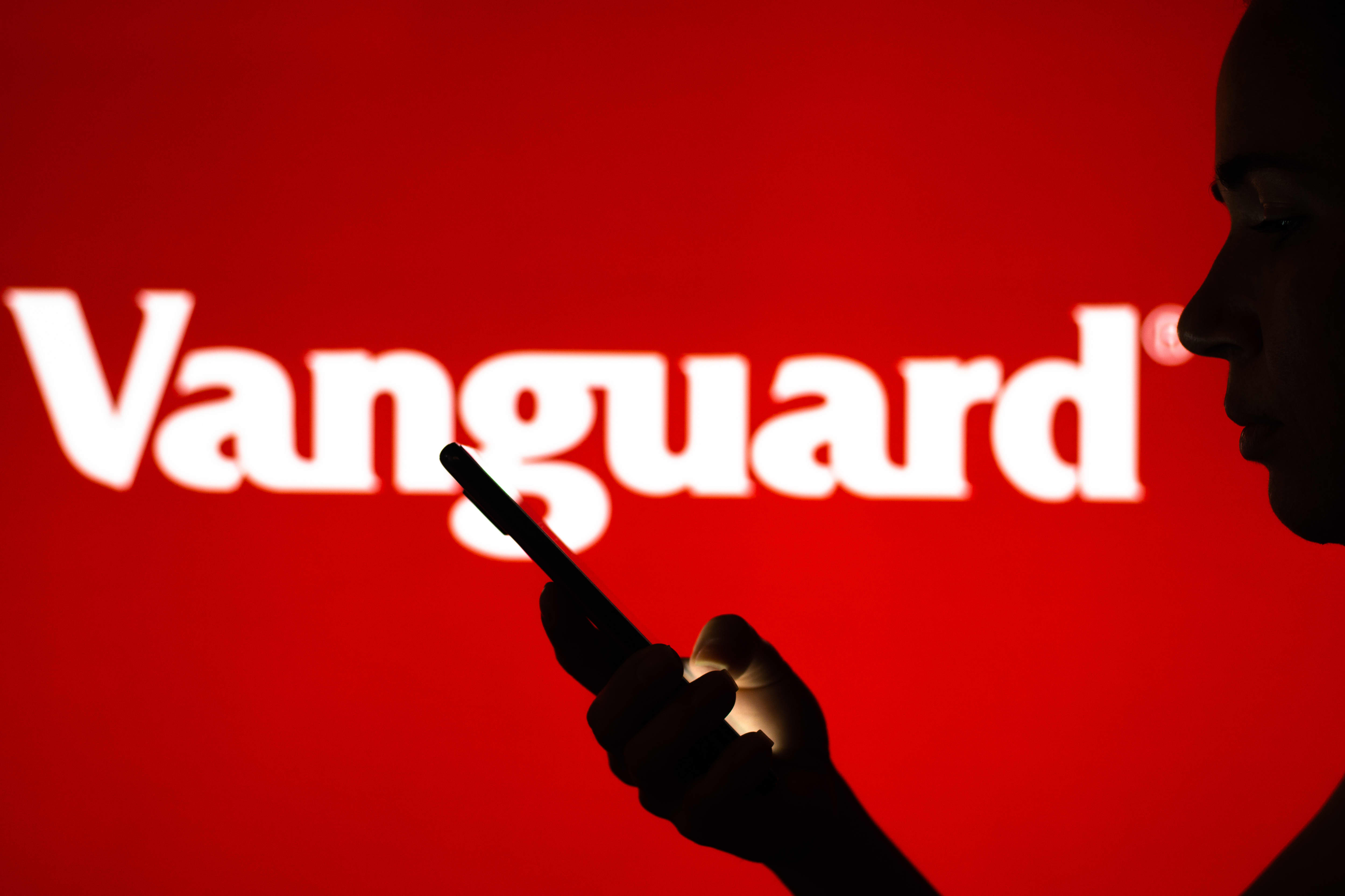 The new Vanguard CEO emphasizes the importance of enhancing customer experience and believes AI can aid in this effort.