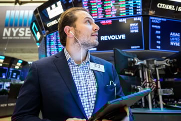 Wall Street remains unenthusiastic after the Dow experiences its poorest day of the year.