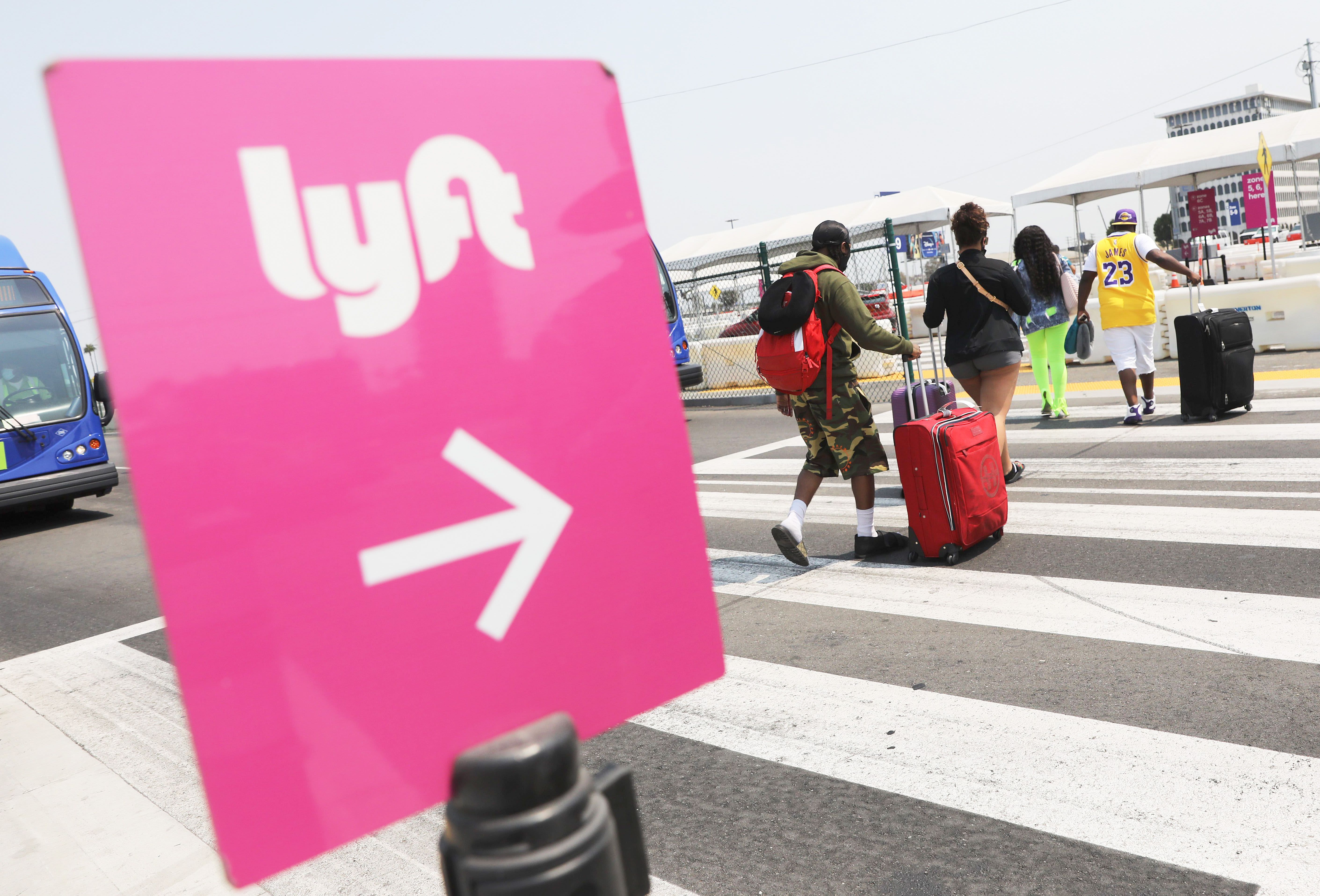 Lyft retracts major earnings release after CFO corrects error.