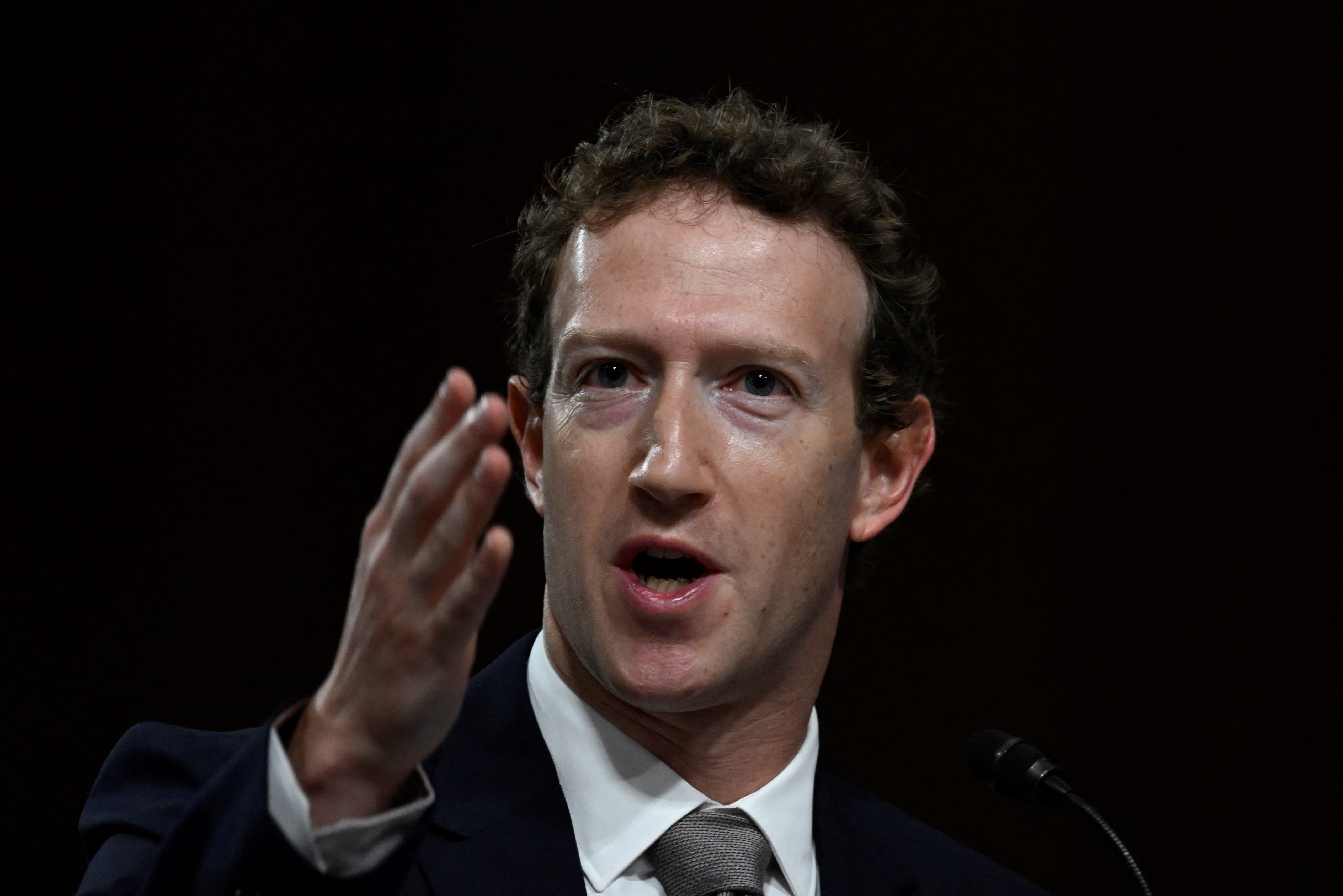 Weak revenue forecast and Zuckerberg's comments on spending cause Meta to tumble 14%.