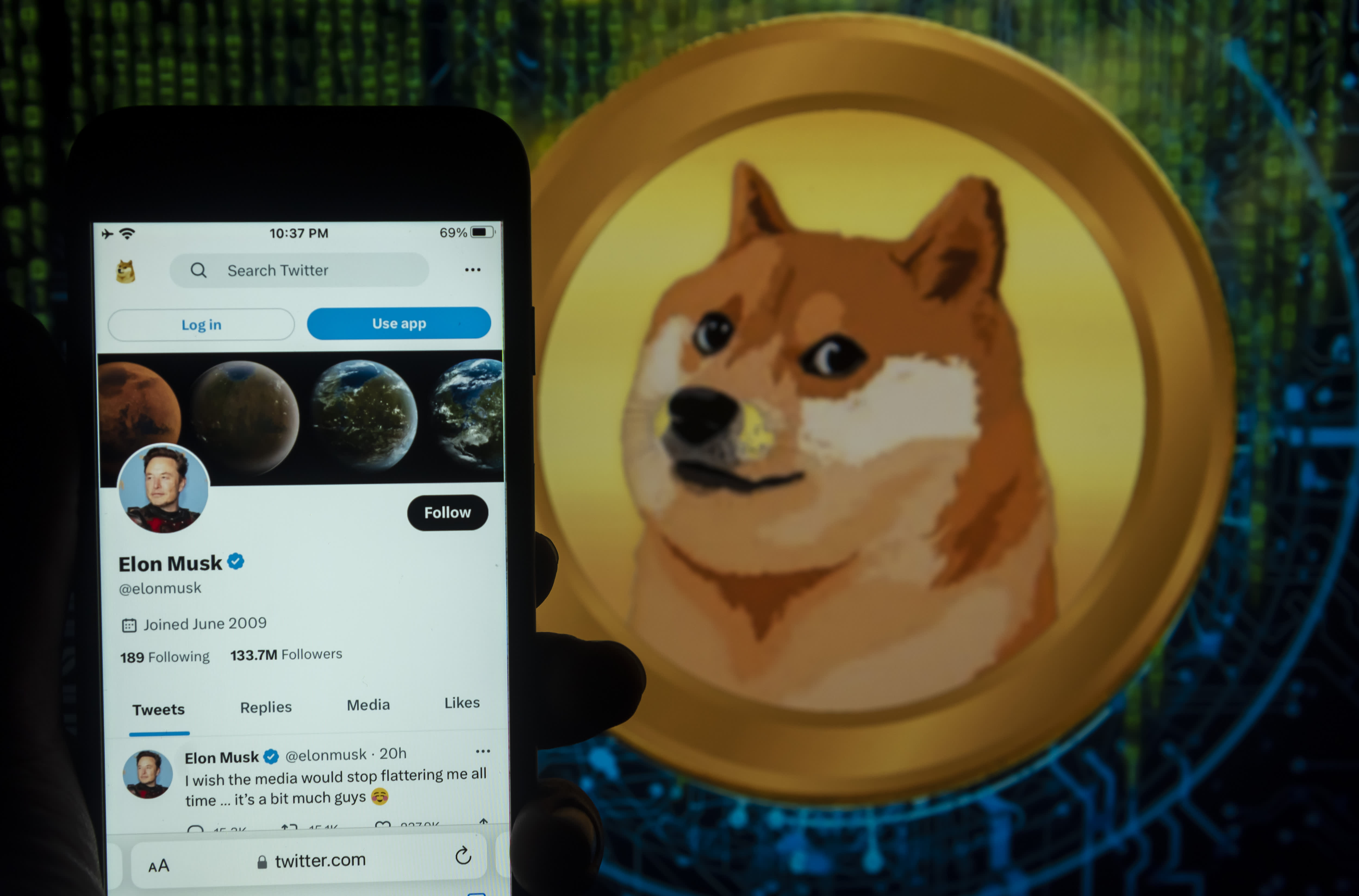 The price of Dogecoin and other memecoins increases as investors anticipate a Trump election win.