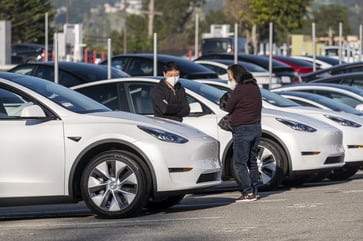 Tesla and GM are looking to expand their presence in the car insurance industry.