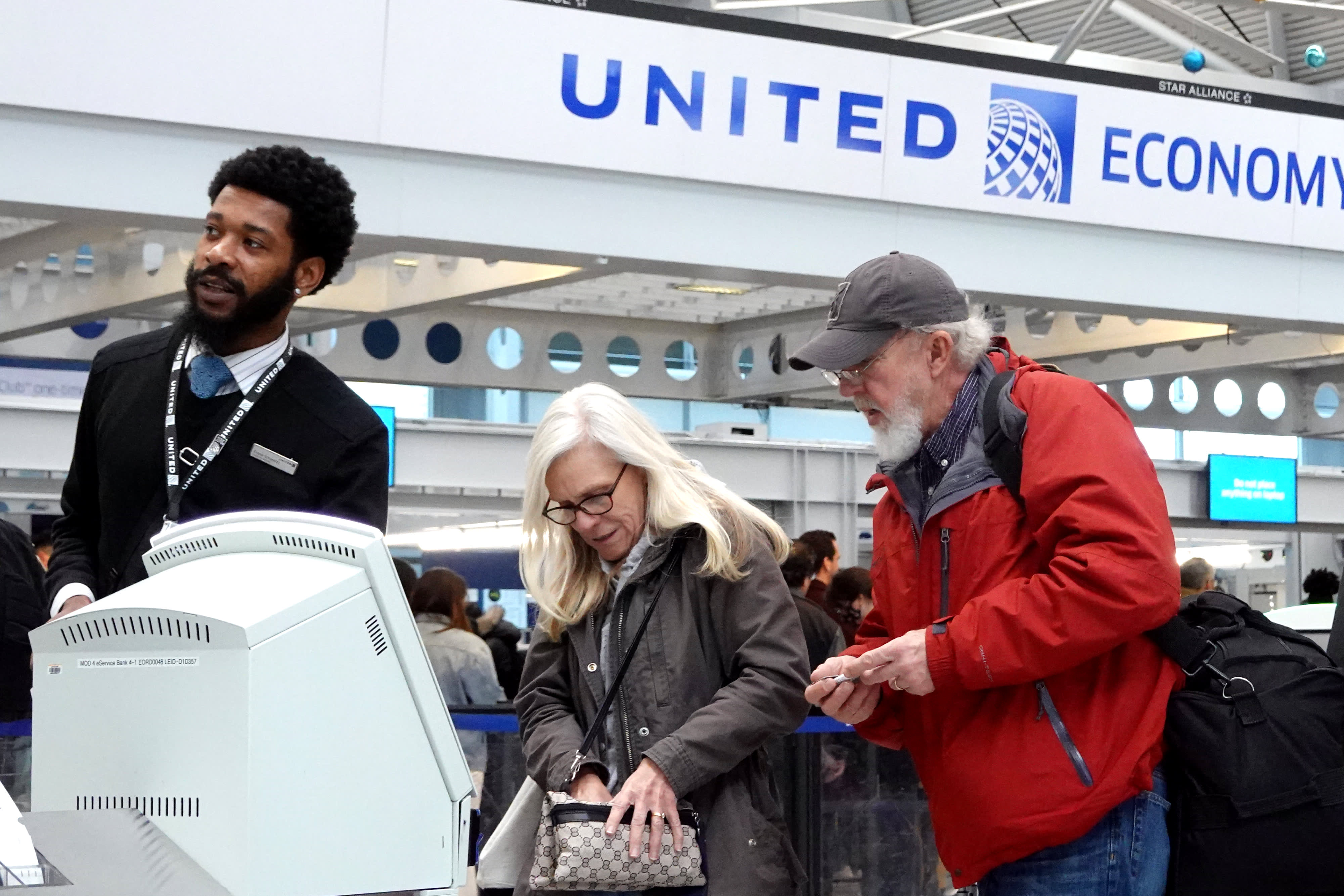 Frequent flyer miles can now be shared among friends and family on United.