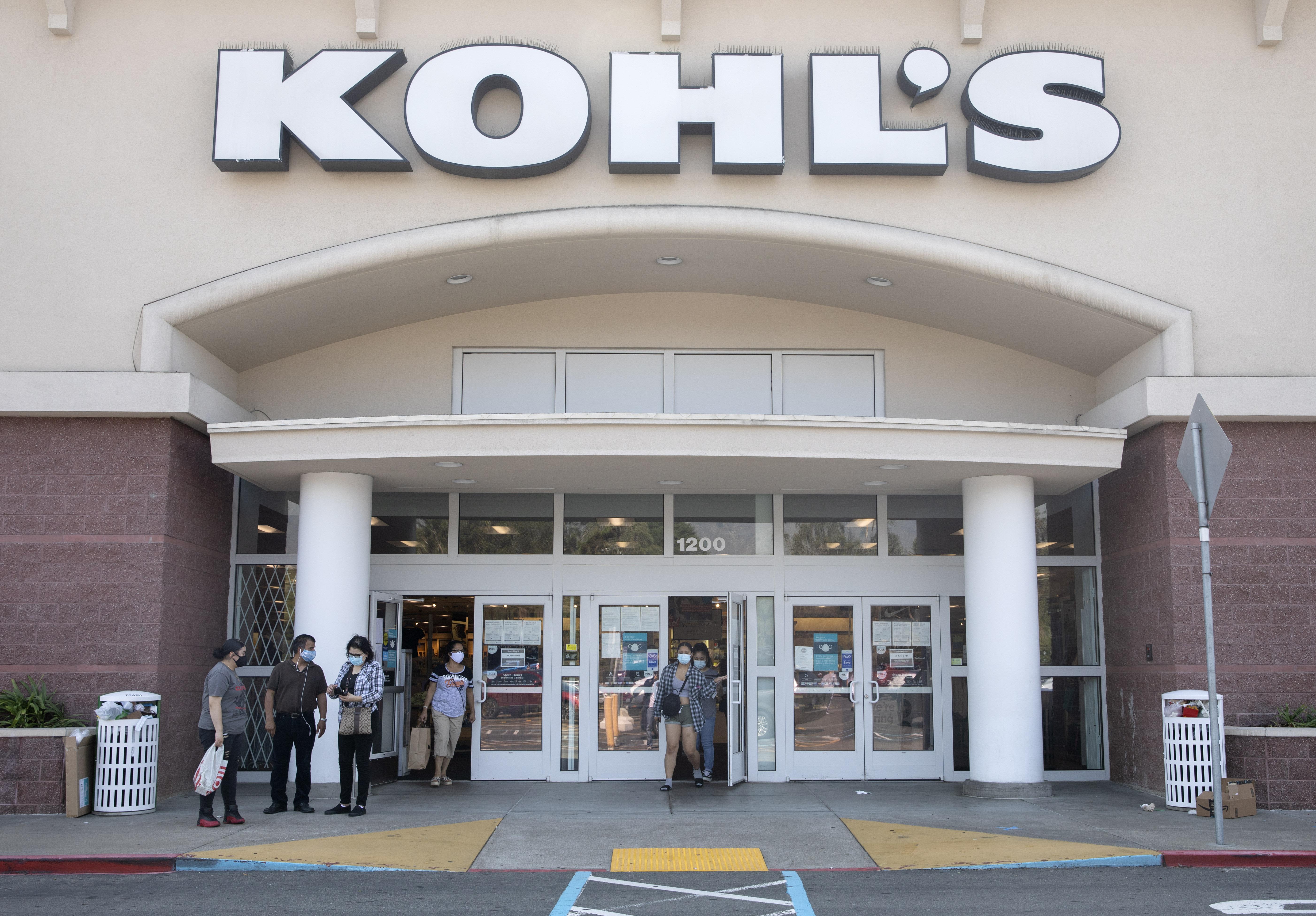 Kohl's urges shareholders to reject Macellum's proposal prior to the annual meeting.