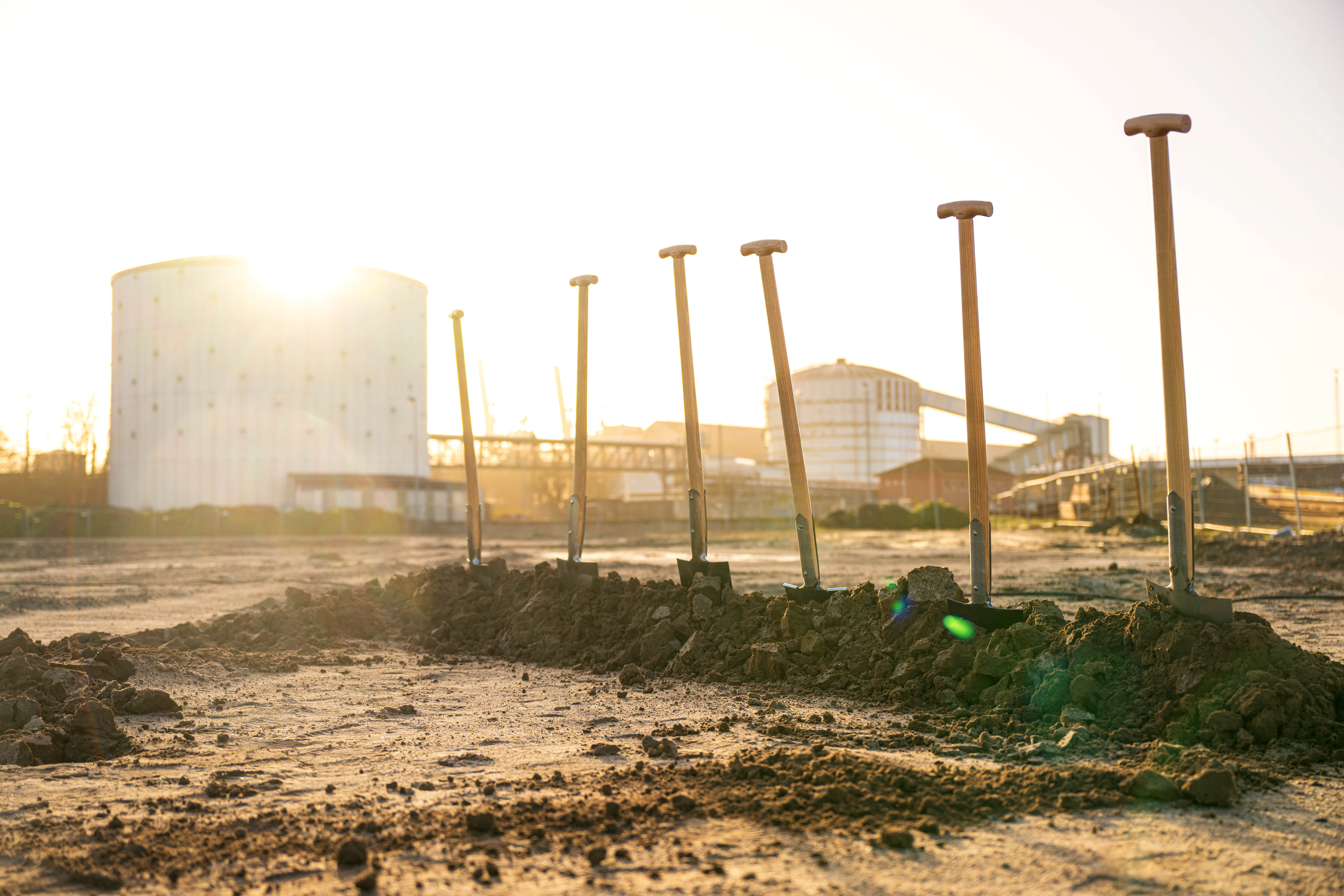 A Nobel laureate-backed startup is striving for a breakthrough in hydrogen storage, with the goal of achieving the 'holy grail' of energy storage.