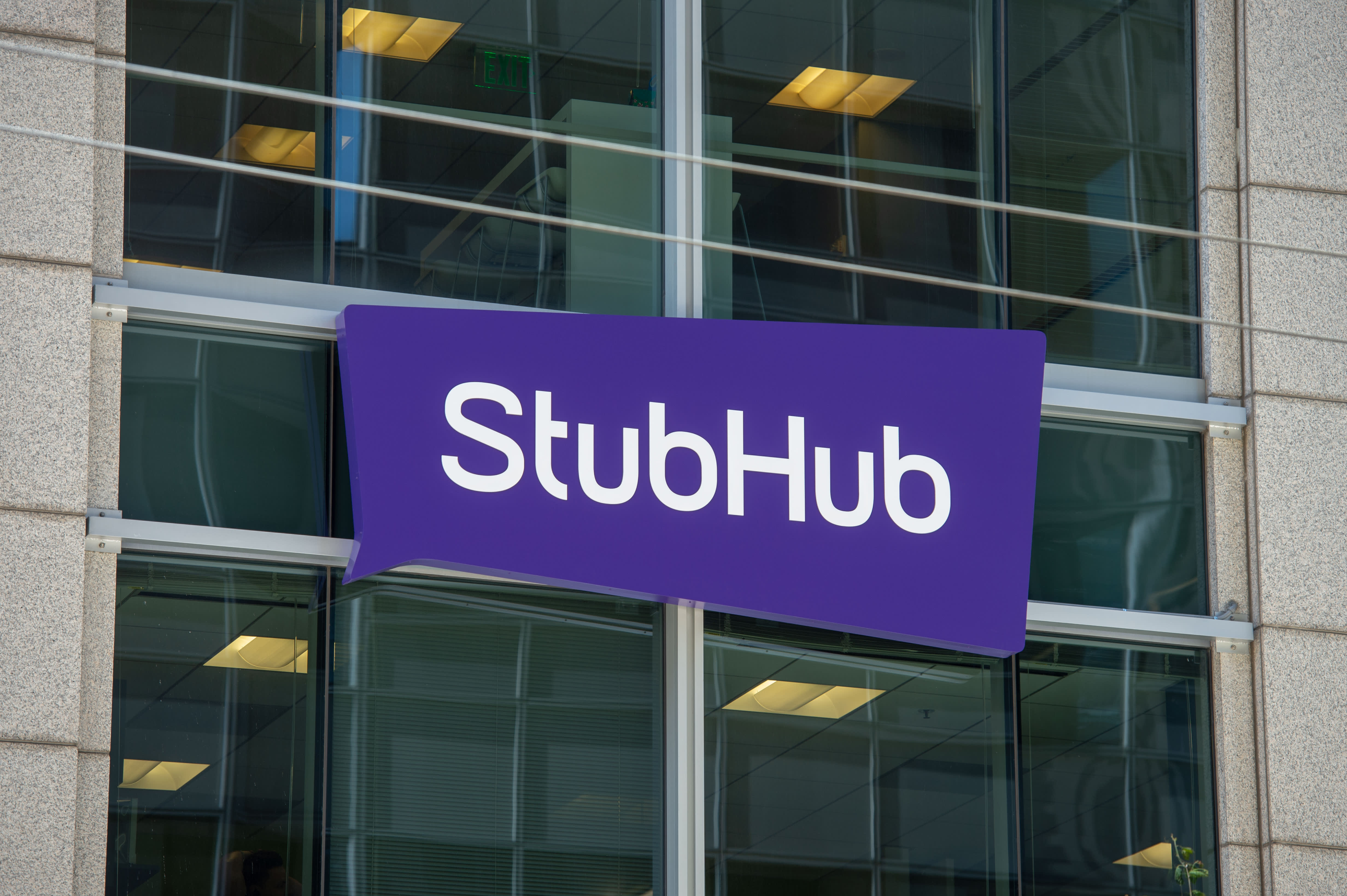 StubHub postpones IPO until after Labor Day.