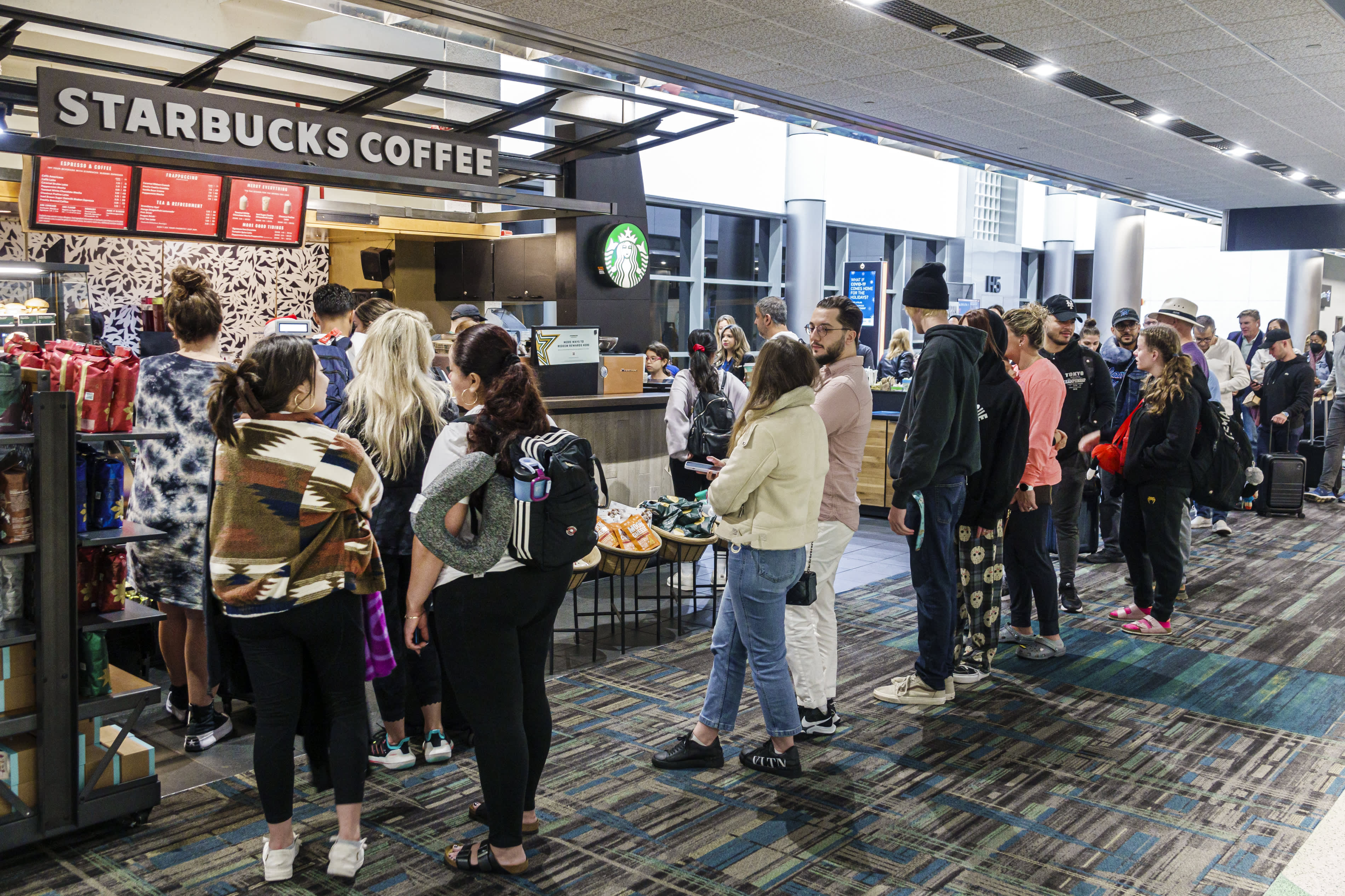 Can Starbucks reduce wait times at its airport cafes?