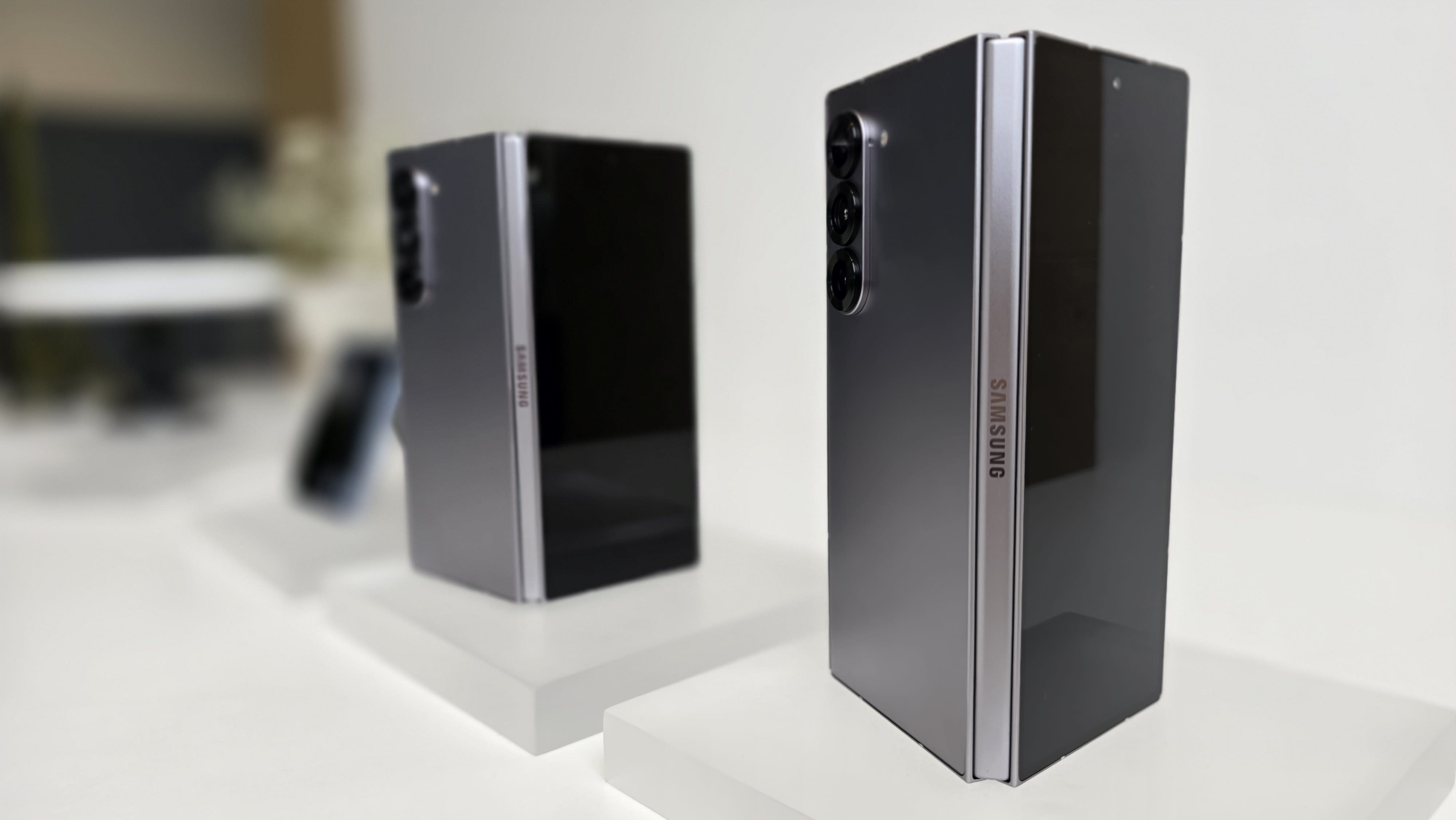 Samsung unveils new foldable phones amid increasing competition and Apple's growing focus on AI technology.