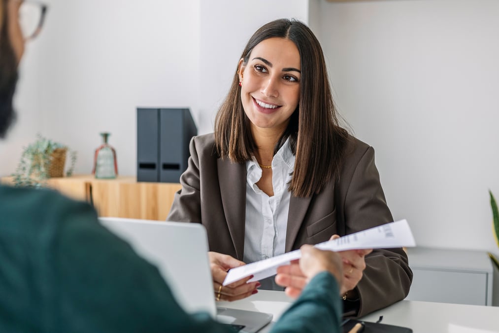Experts suggest these are the 3 most common job interview questions and how to answer them effectively.
