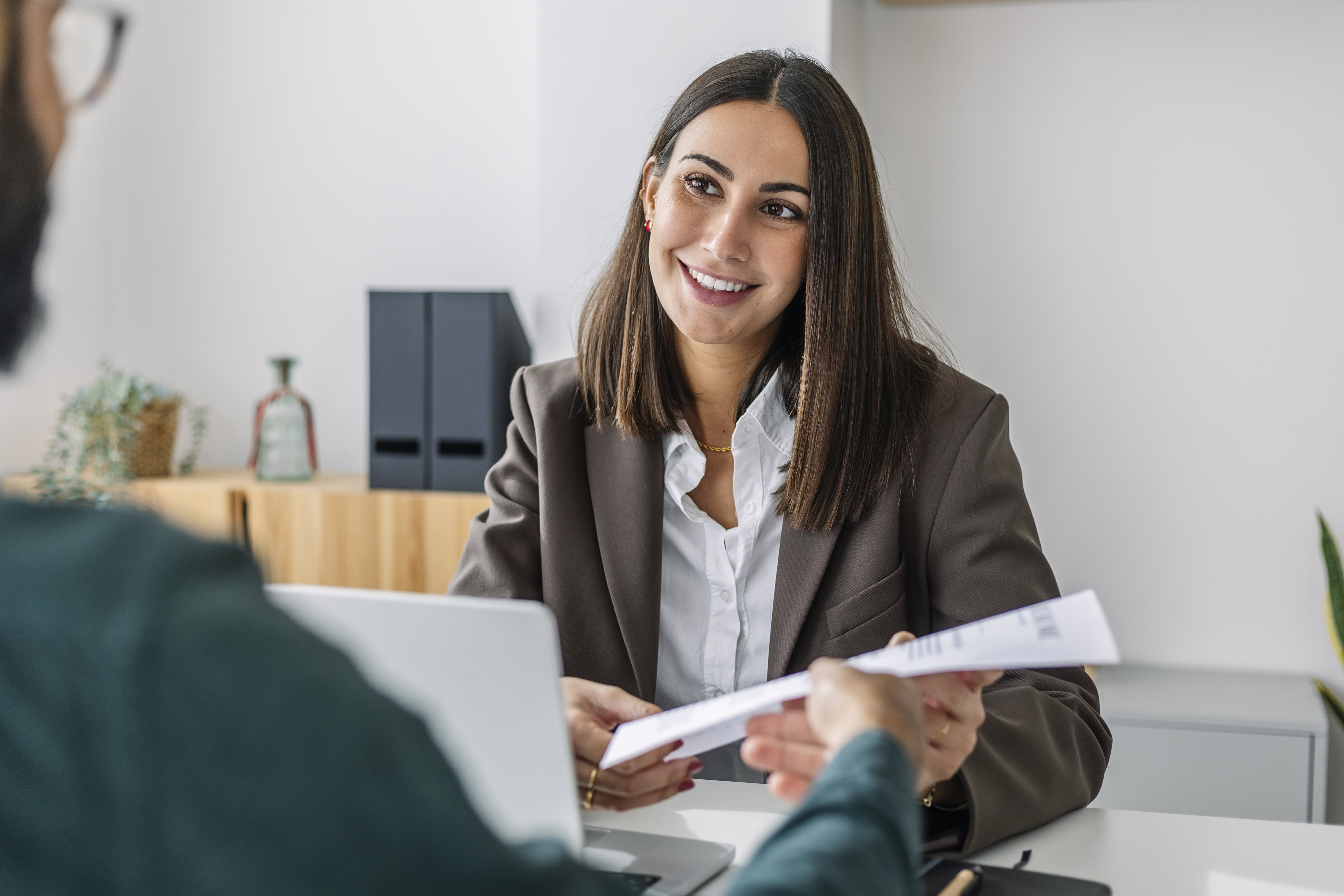 Experts suggest these are the 3 most common job interview questions and how to answer them effectively.