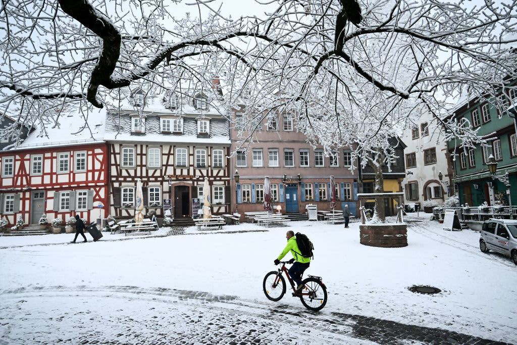 Inflation in the Euro zone hit 2.4% in December, in line with forecasts.