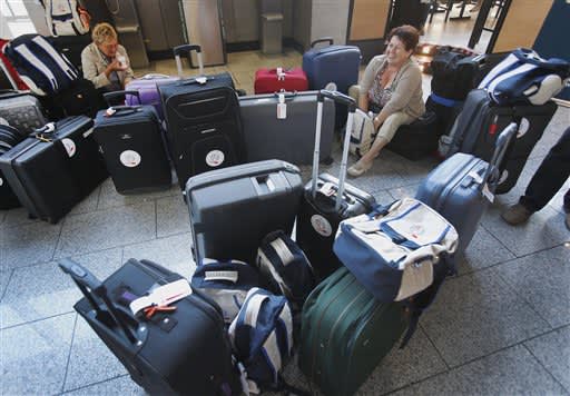 11 airline credit cards that offer free checked baggage and can save you hundreds of dollars.