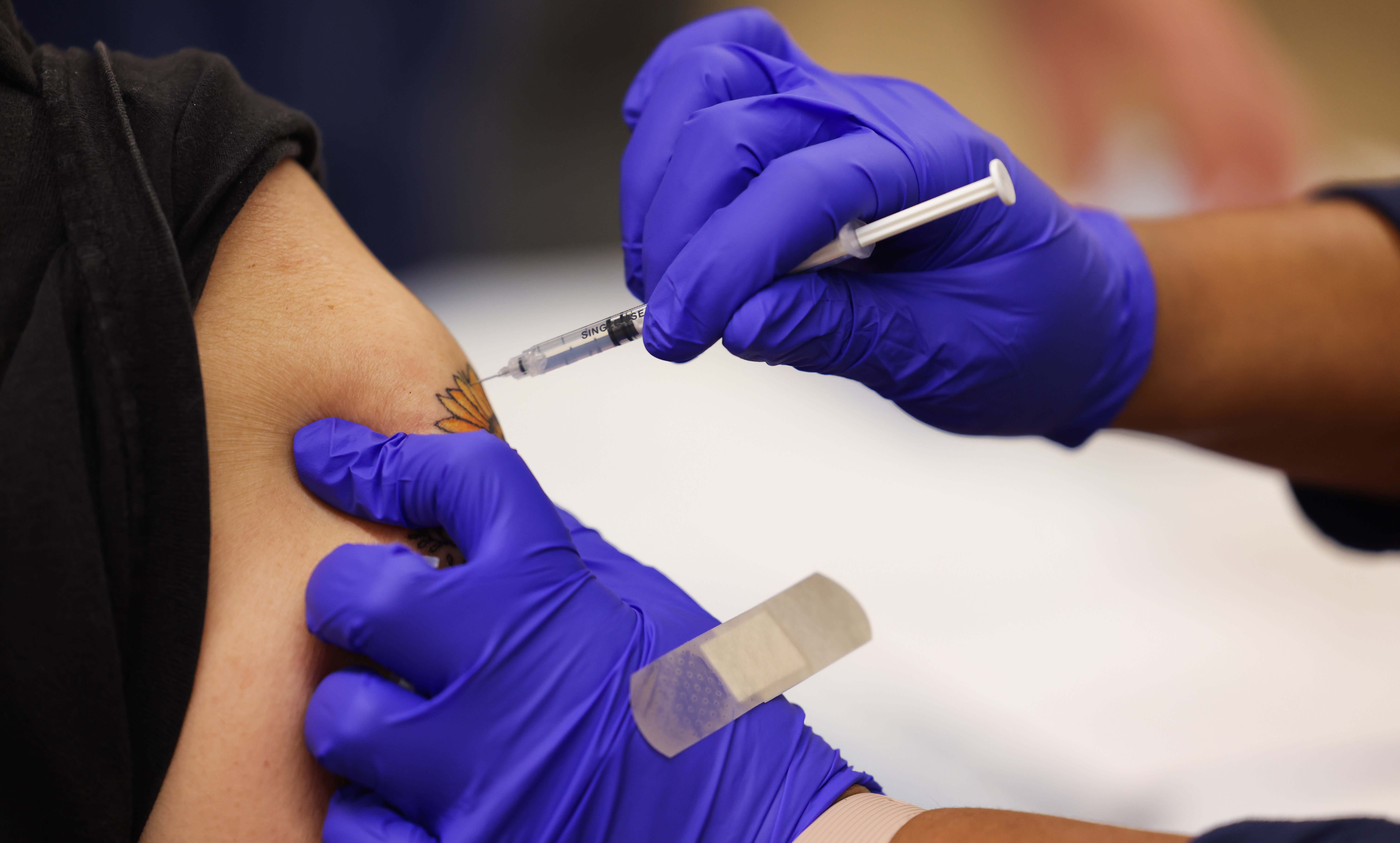 When do experts recommend getting a second Covid booster shot?