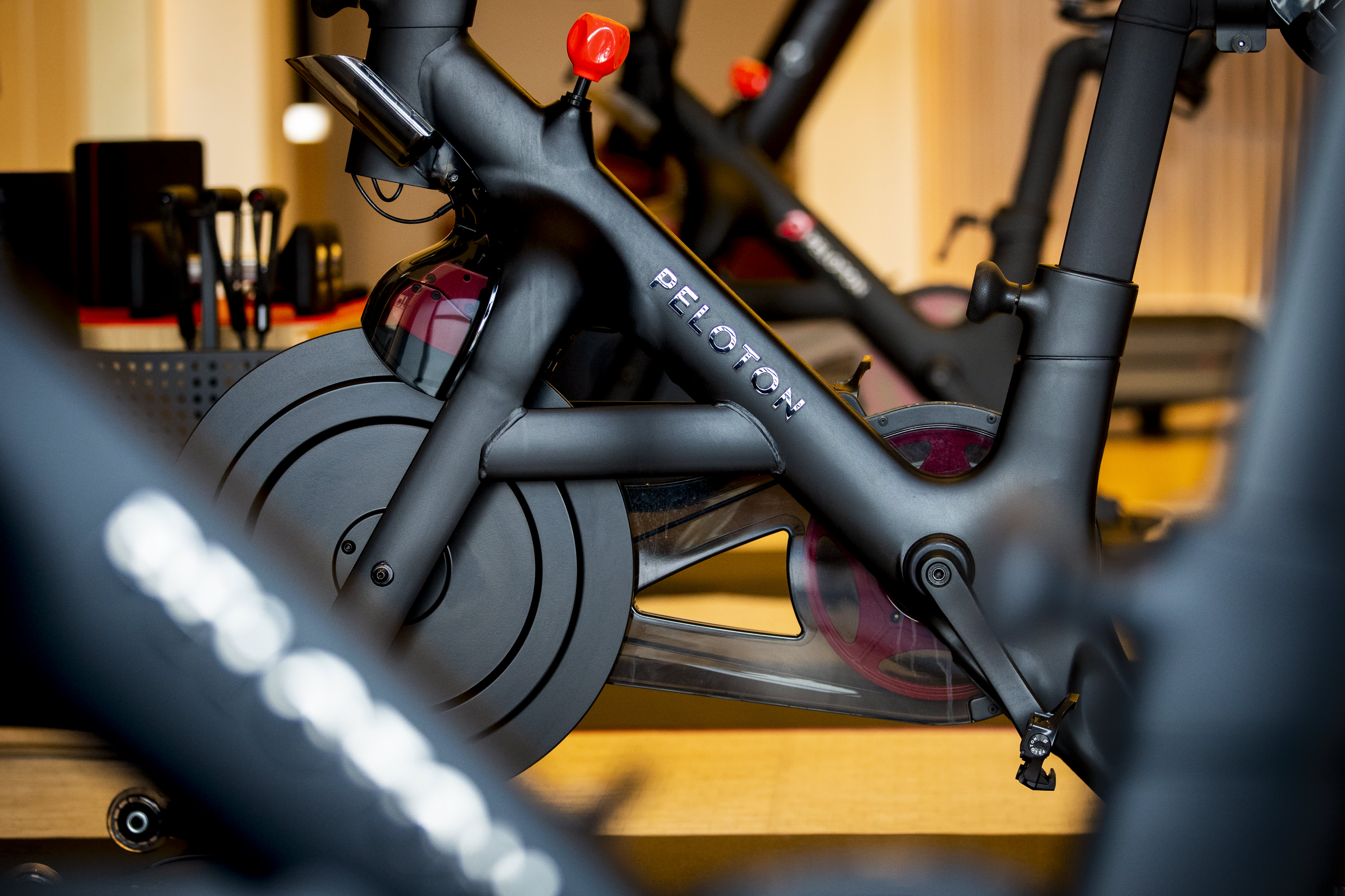 Barry McCarthy, Peloton's CEO, tests new pricing model and hires supply chain chief.