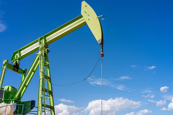 Crude oil prices decline before the Fed's crucial decision on interest rate adjustments.