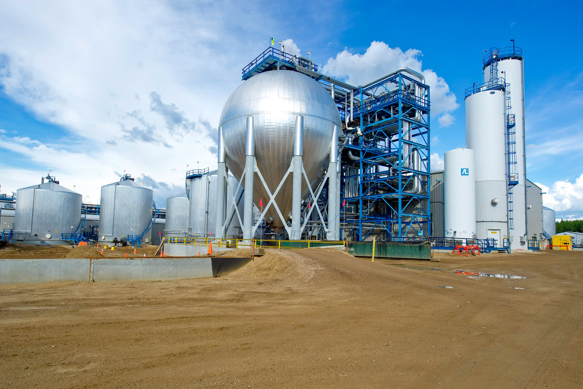Devon Energy is an 'insurance policy' against geopolitical chaos, according to Jim Cramer.