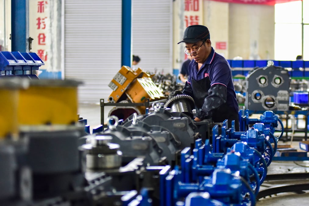 In September, China's factory activity unexpectedly decreased.