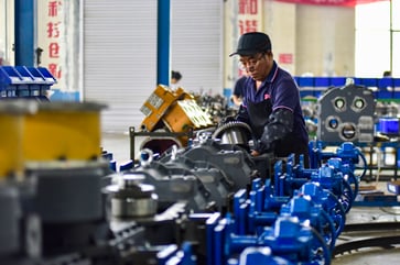 In September, China's factory activity unexpectedly decreased.