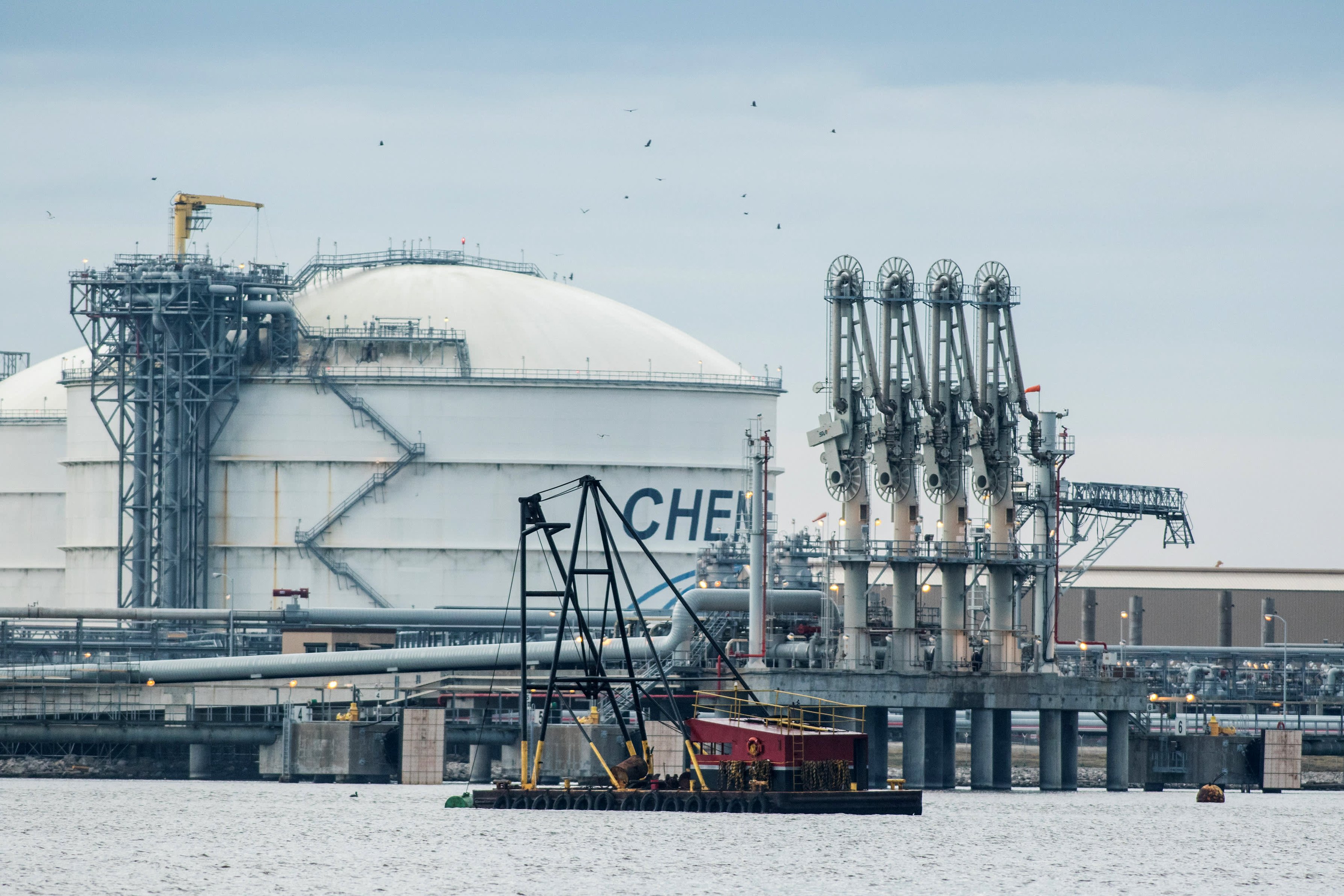 According to Jim Cramer, these three LNG plays are worth considering as investments.