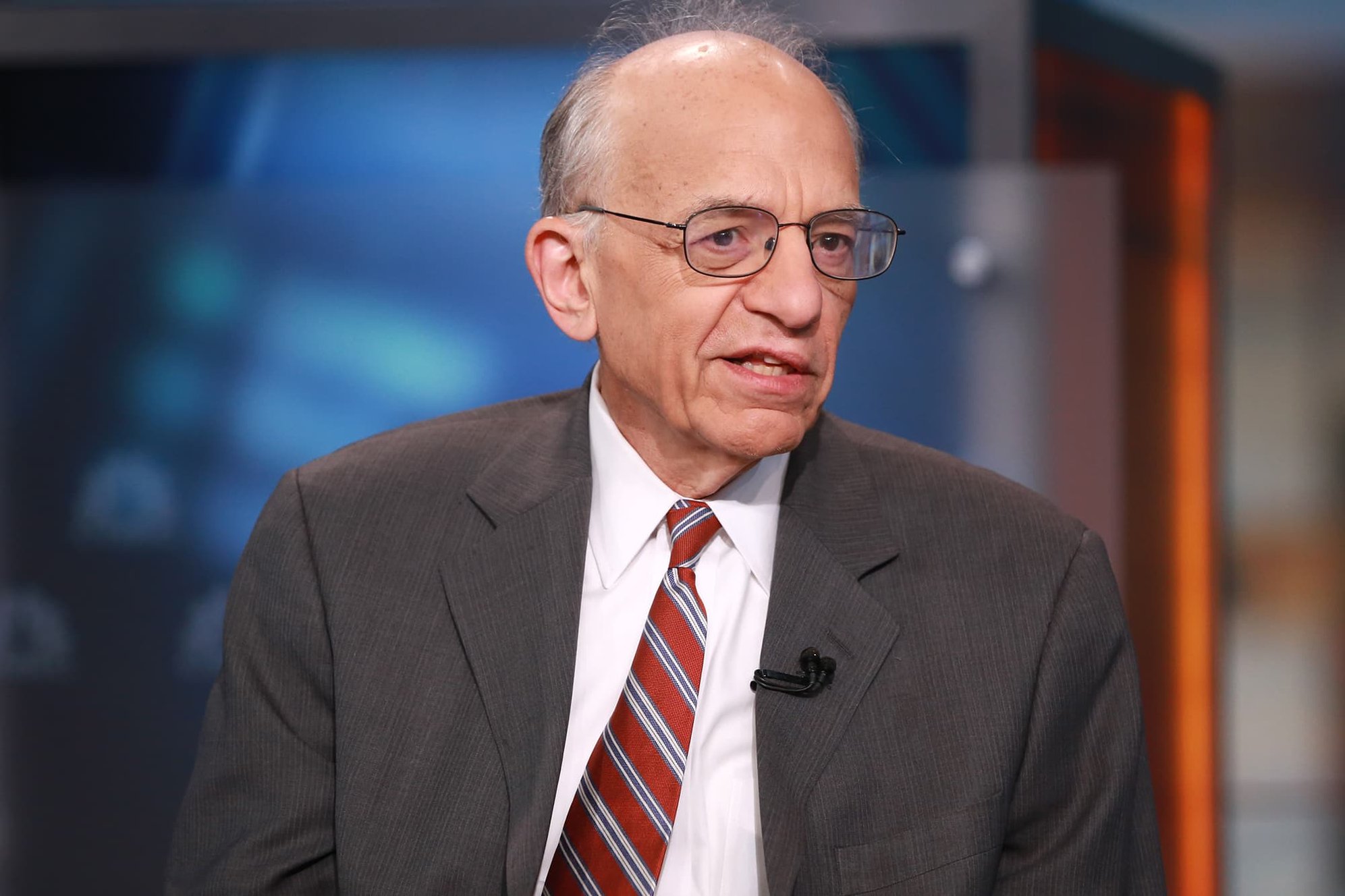 Jeremy Siegel retracts his support for an emergency interest rate reduction from the Fed.