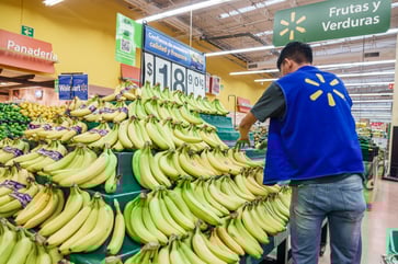 An AI system in Walmart stores is now providing employees with guidance on selling products before it's too late.