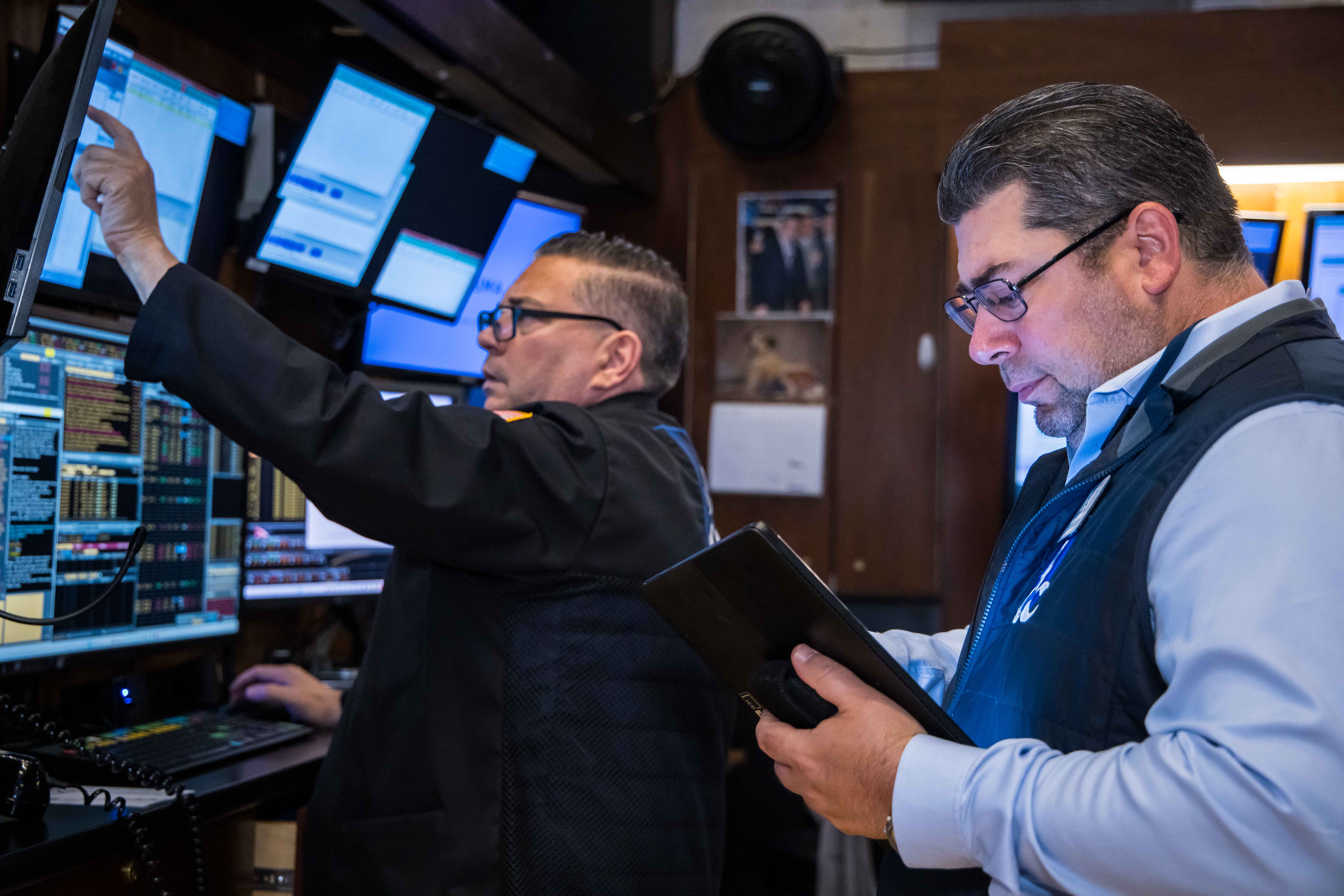 Fresh data and testimony from Fed Chair Powell cause treasury yields to increase.