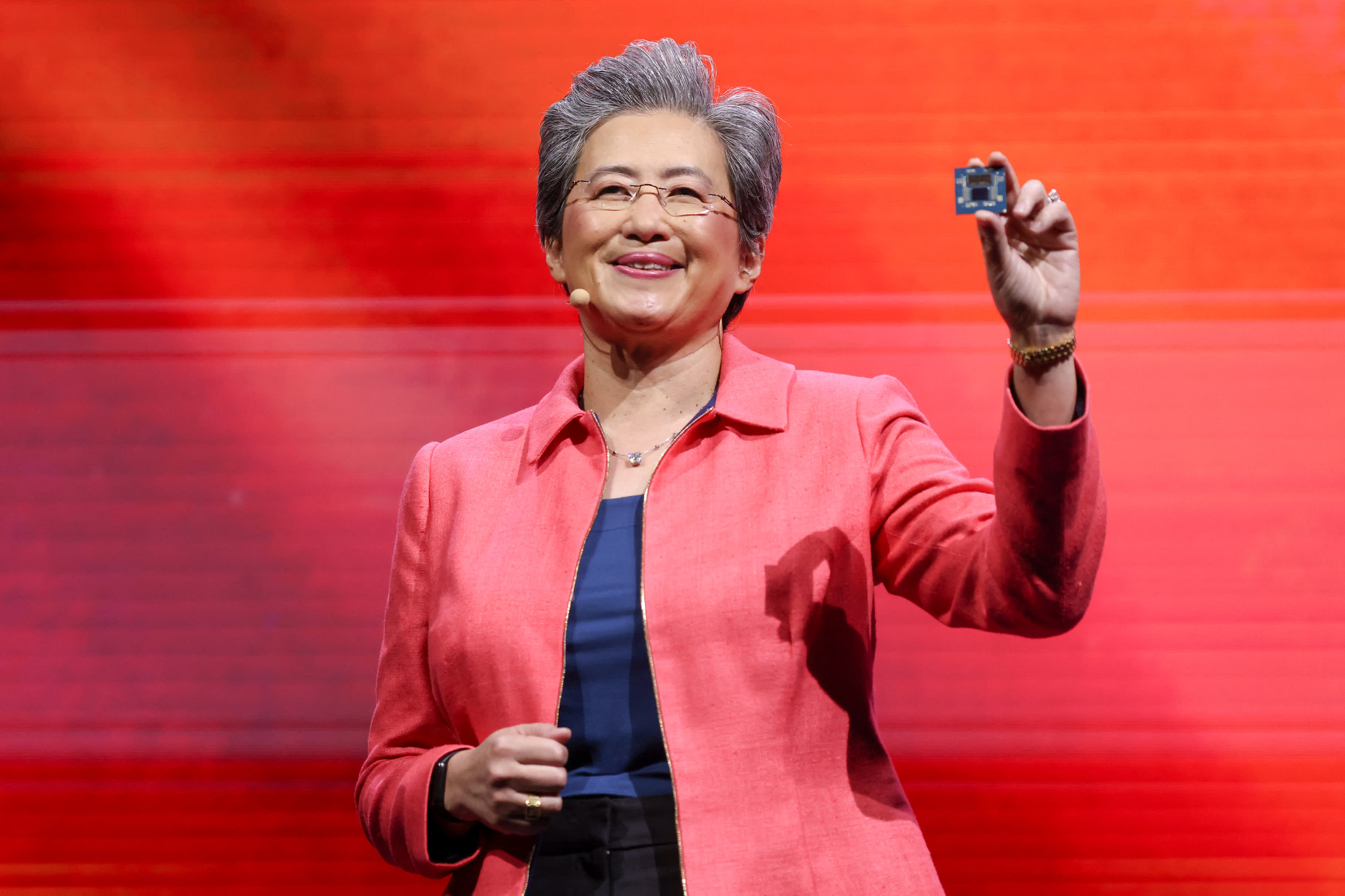 AMD introduces AI processor to compete with Nvidia's Blackwell