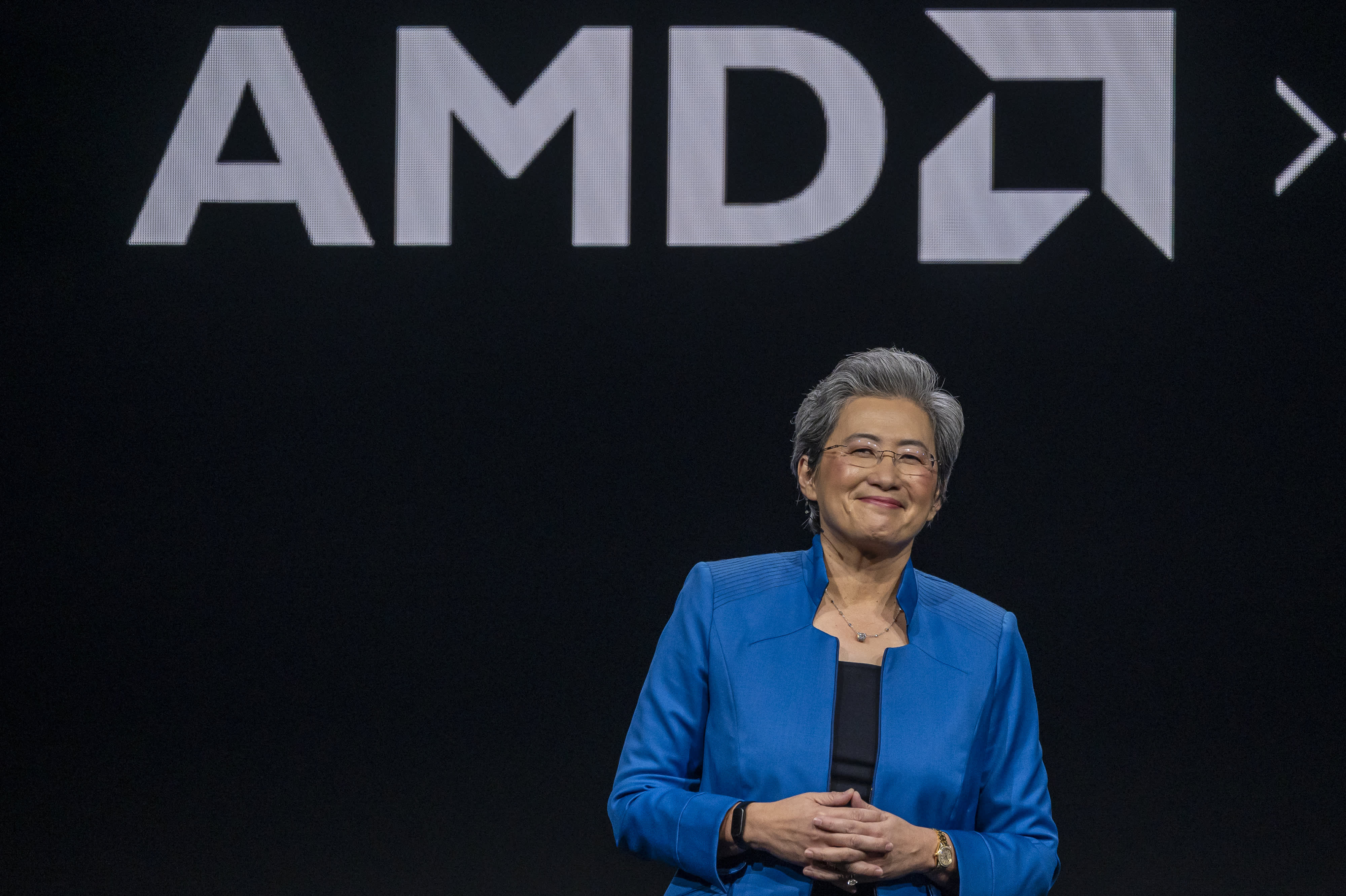 AMD unveils new AI chips in the face of growing competition from Nvidia and Intel.