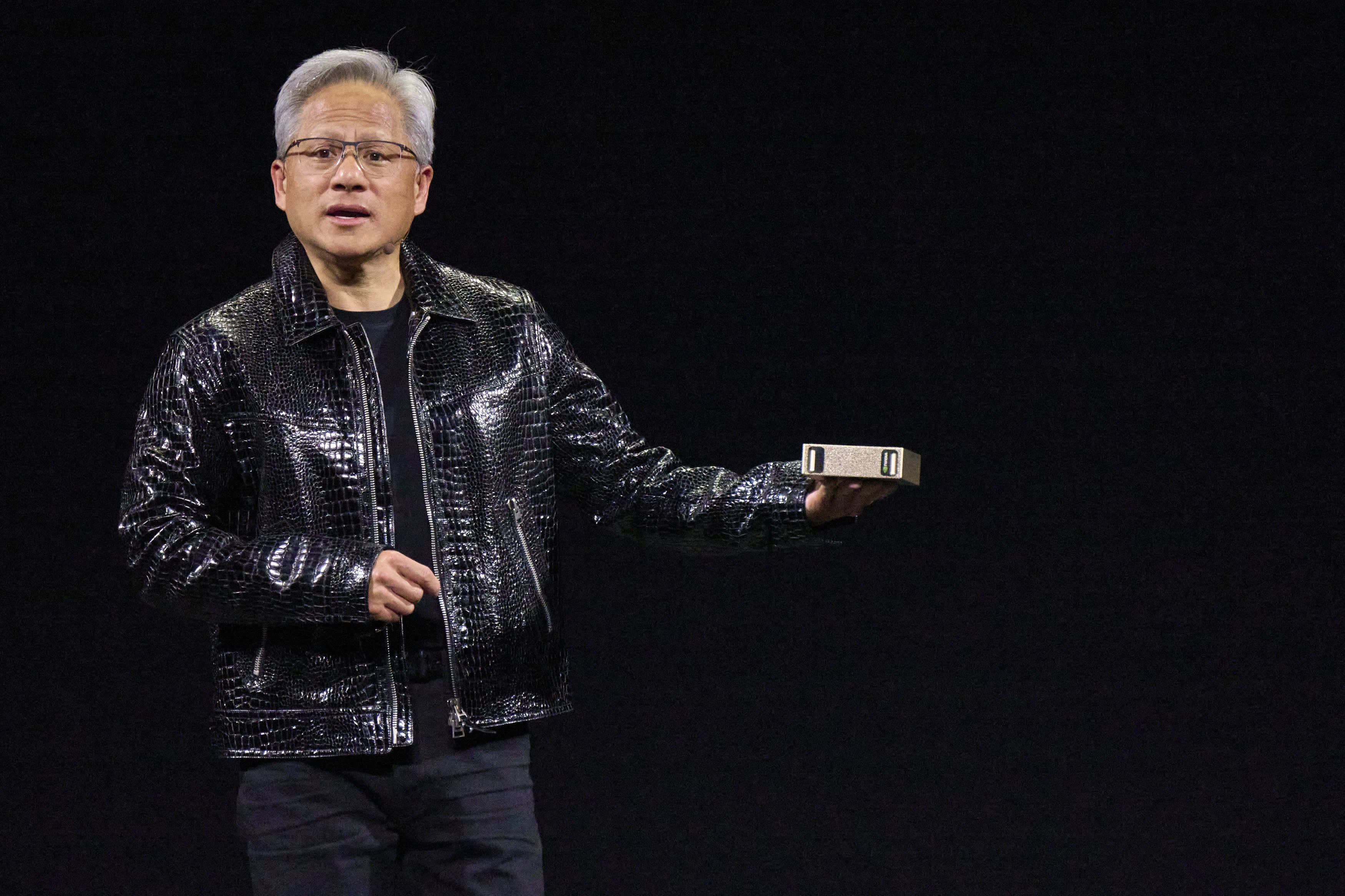 D-Wave CEO refutes Nvidia's Jensen Huang's claims about quantum computers.