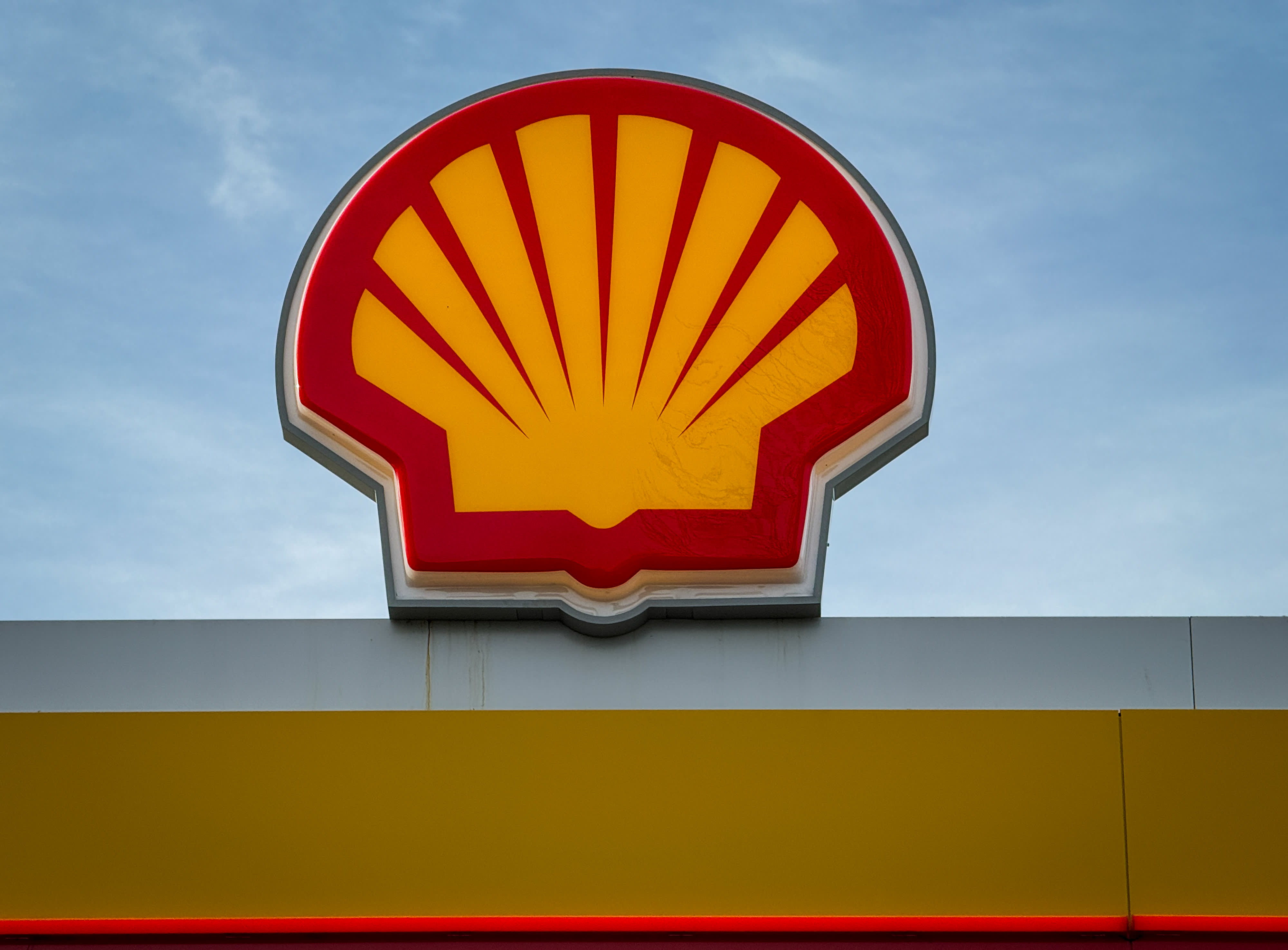 Shell reports a $6 billion profit surpass, announces a new share buyback initiative.