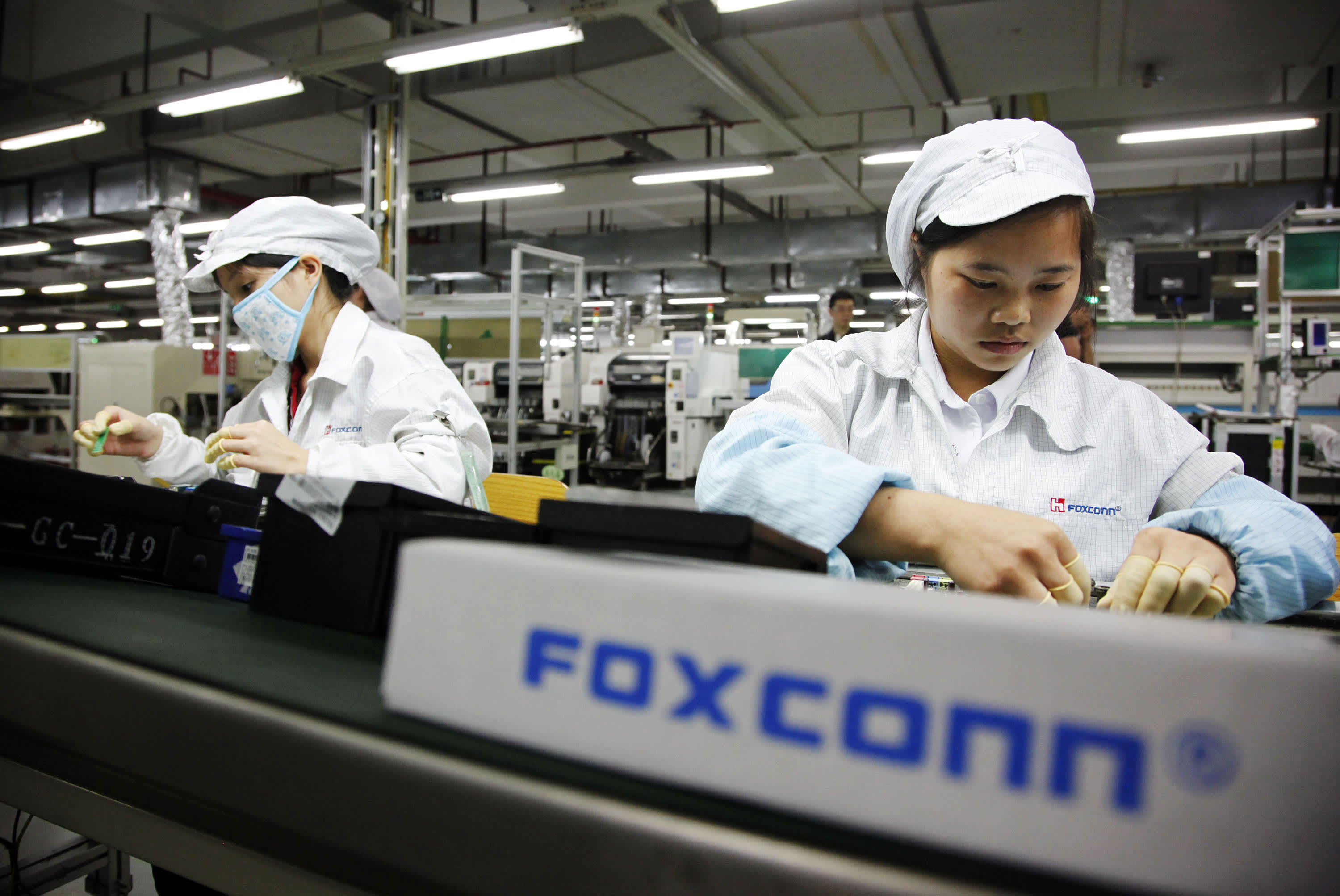 Foxconn, an Apple supplier, has restarted some manufacturing in Shenzhen following a Covid-19 outbreak.