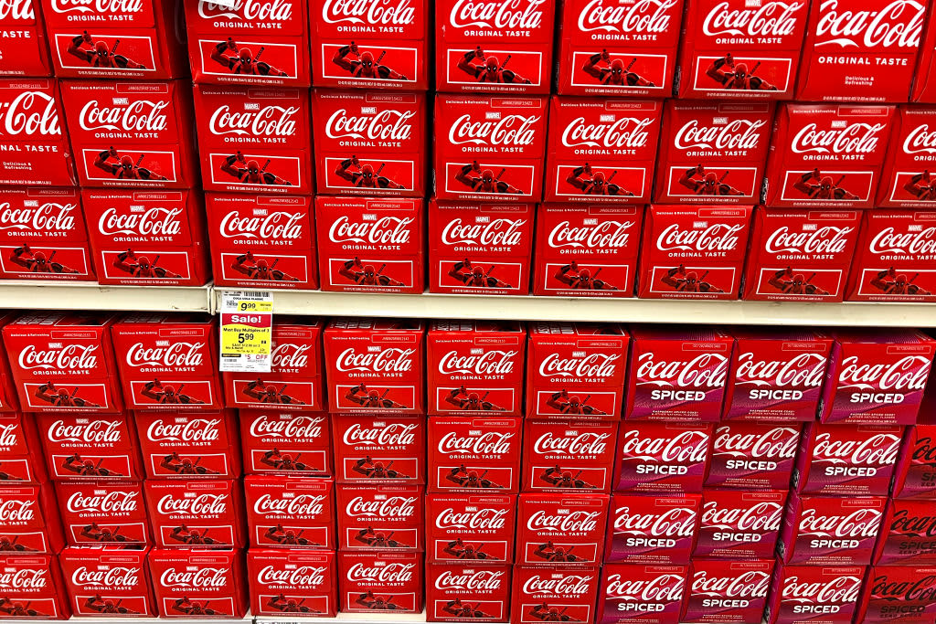 Wall Street anticipates Coca-Cola's earnings report.