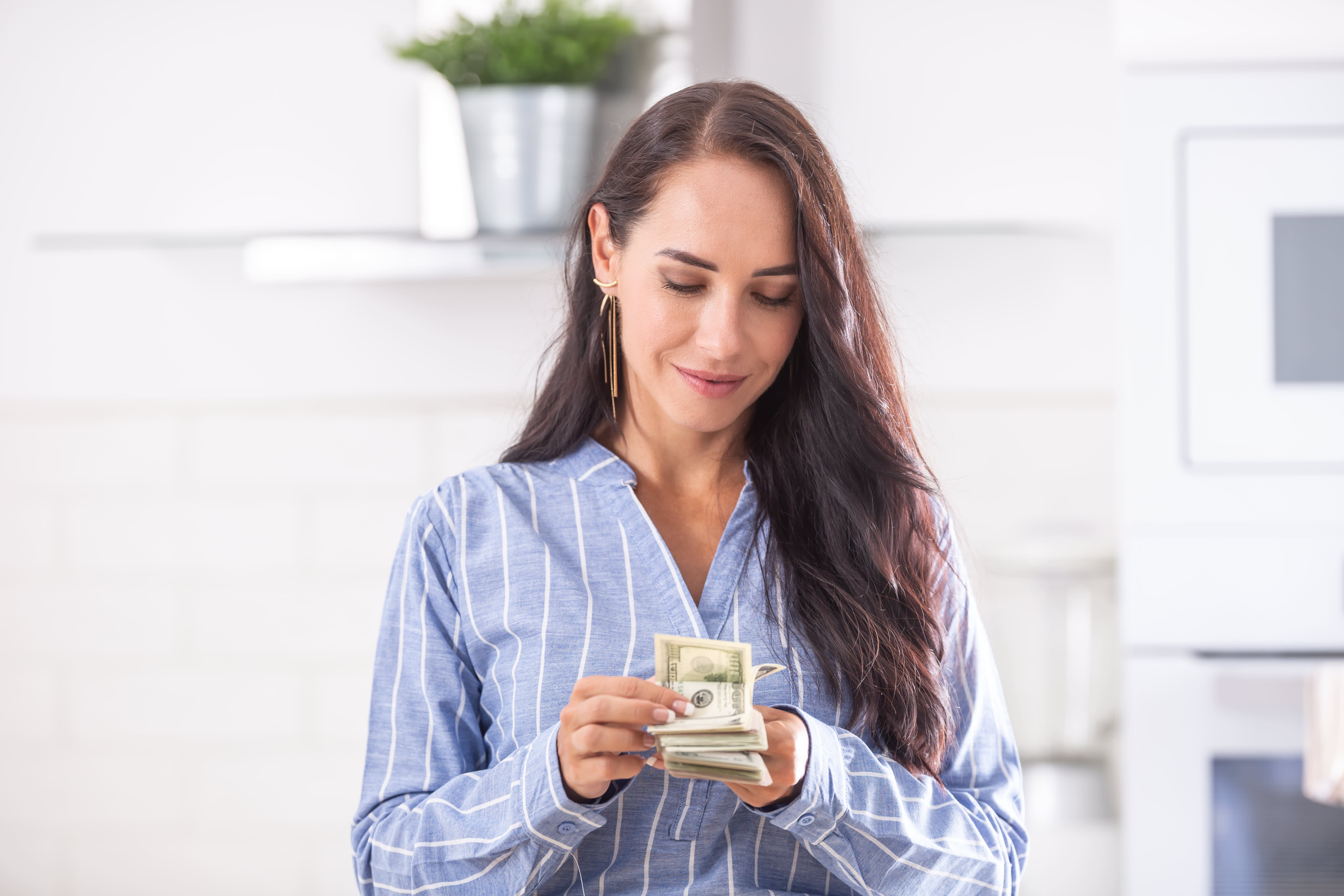 Op-ed: Spousal allowances are not appropriate.