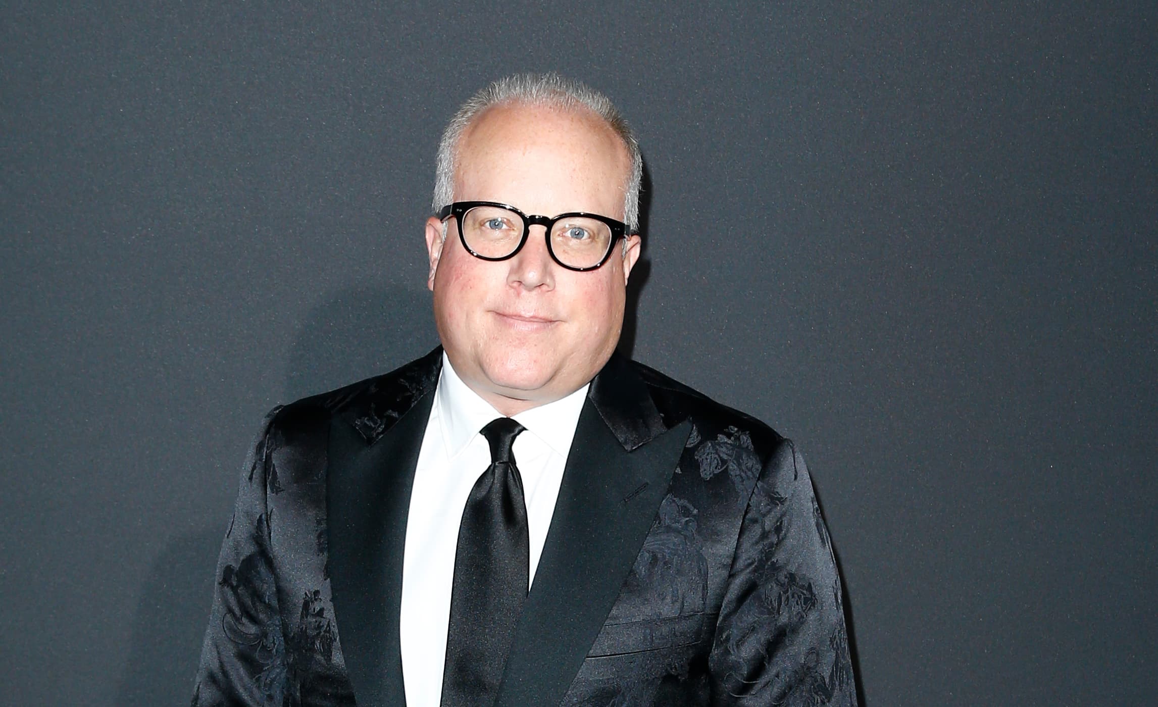 Howard Smith, a longtime executive at Ralph Lauren, will resign following an investigation that uncovered ethical violations.