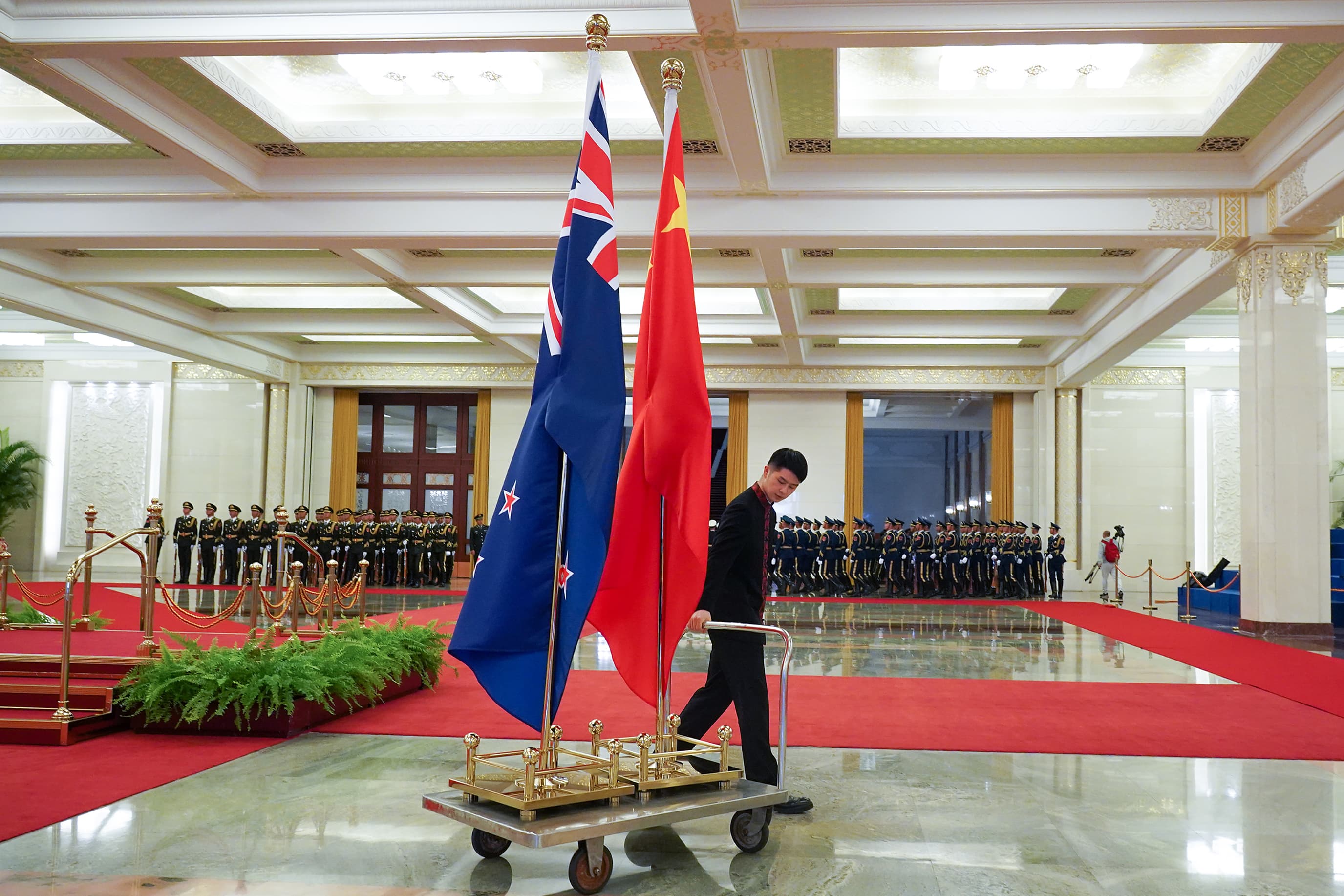 China and New Zealand strengthen their trade and economic ties.