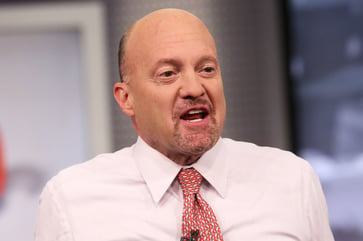 Salesforce, Snowflake, and Domino's earnings are on Cramer's radar for the week ahead.