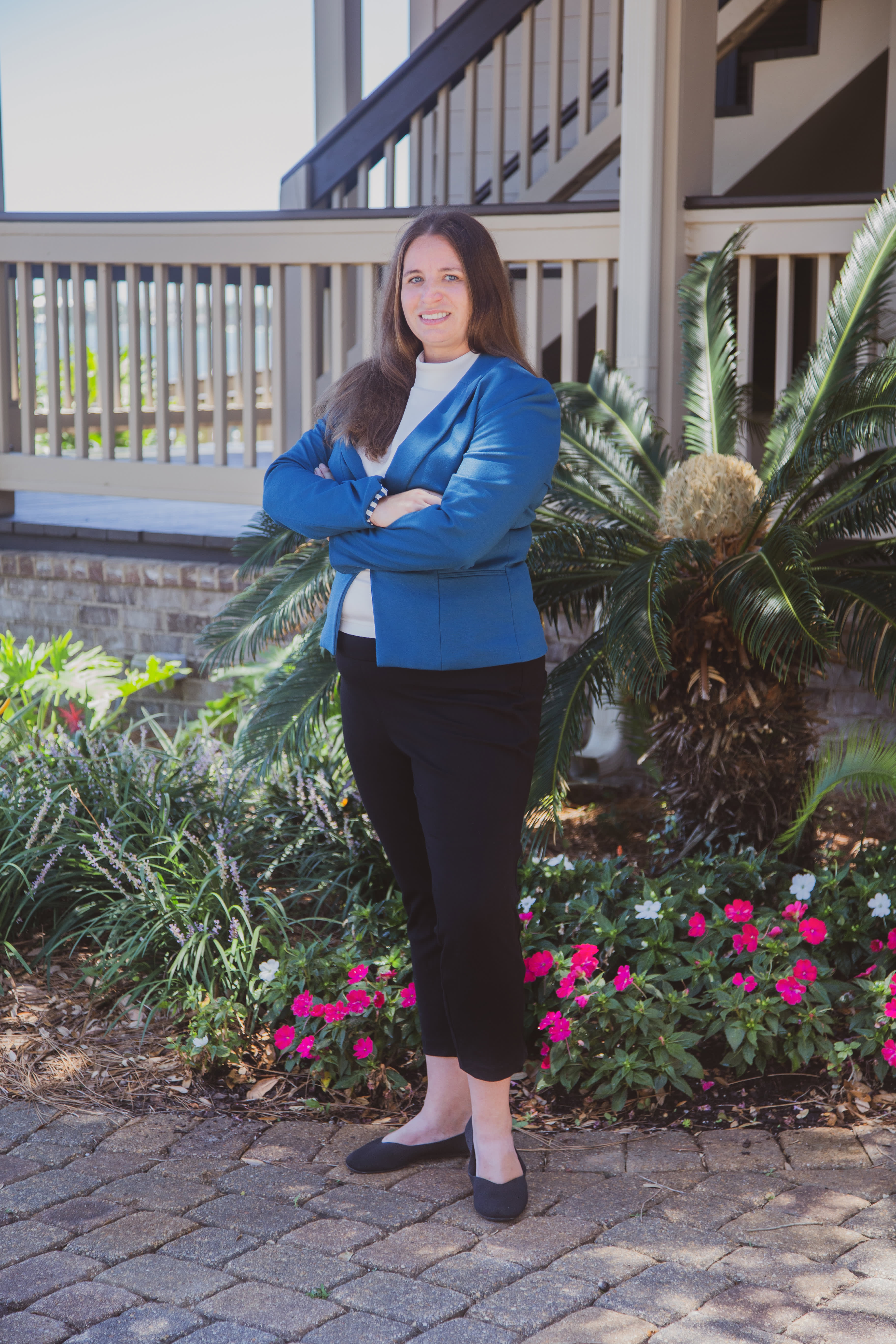 Despite dropping out of college at 39, this individual now runs a successful business generating $500,000 annually—her story.