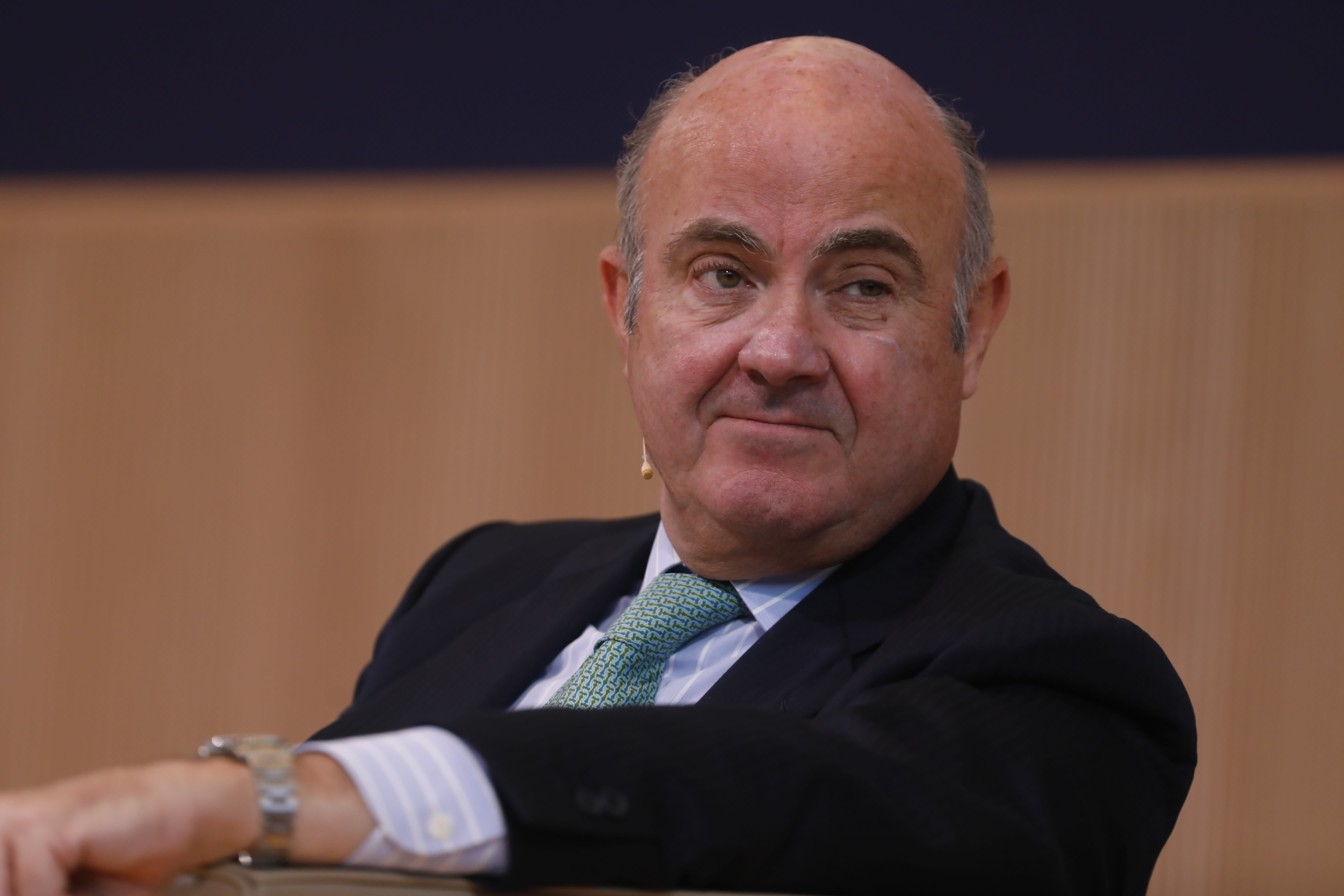 The European Central Bank's vice-president warns that markets will be 'displeased' if the new French government does not pledge to adhere to fiscal rules.