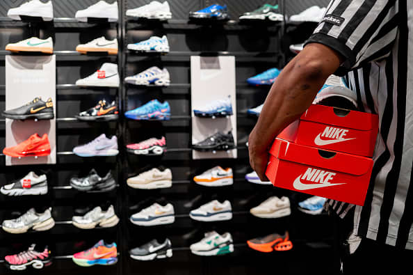 Wall Street anticipates Nike's earnings report, which will be released after the market closes.