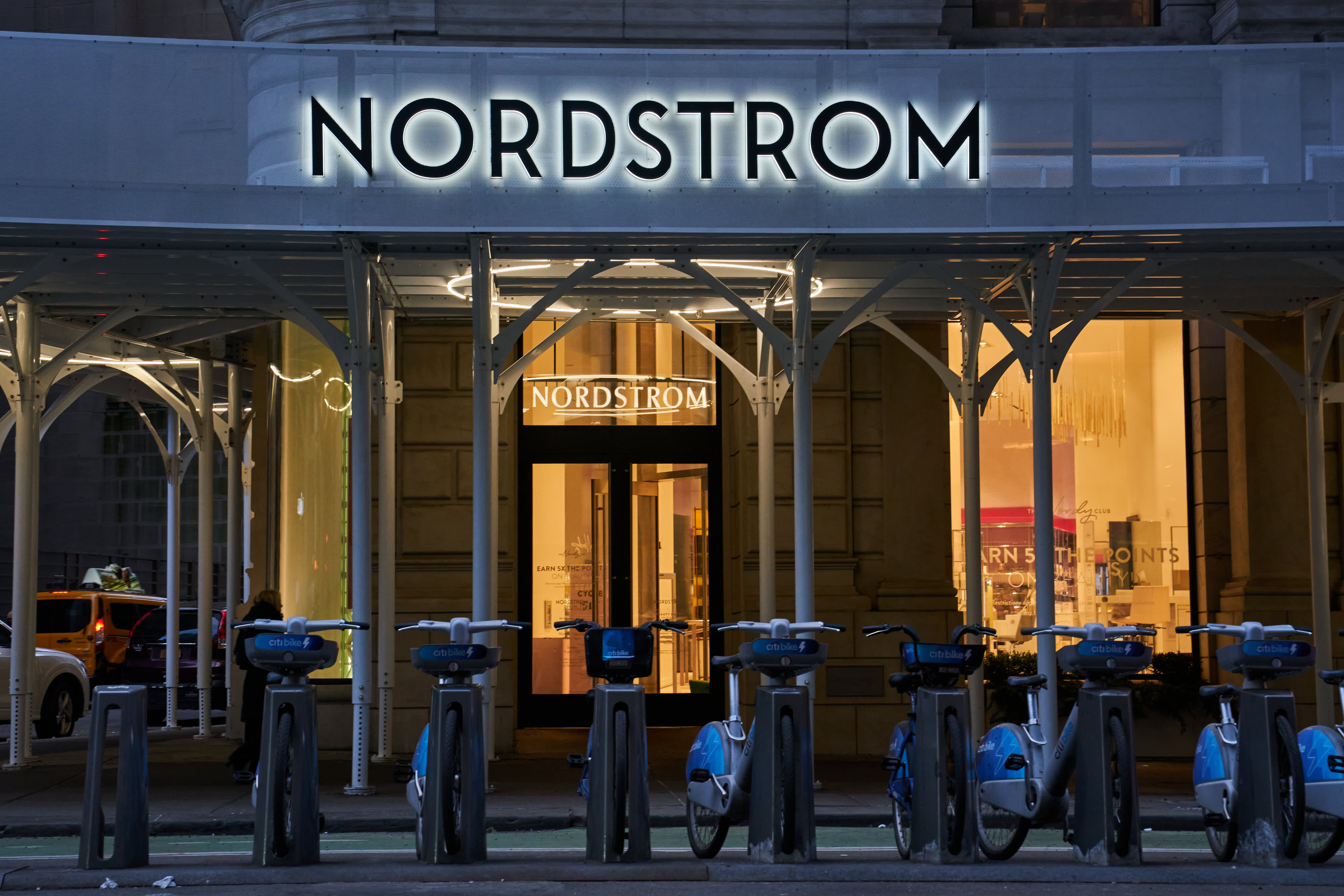 Rack lifts sales while Nordstrom misses Wall Street's earnings expectations.