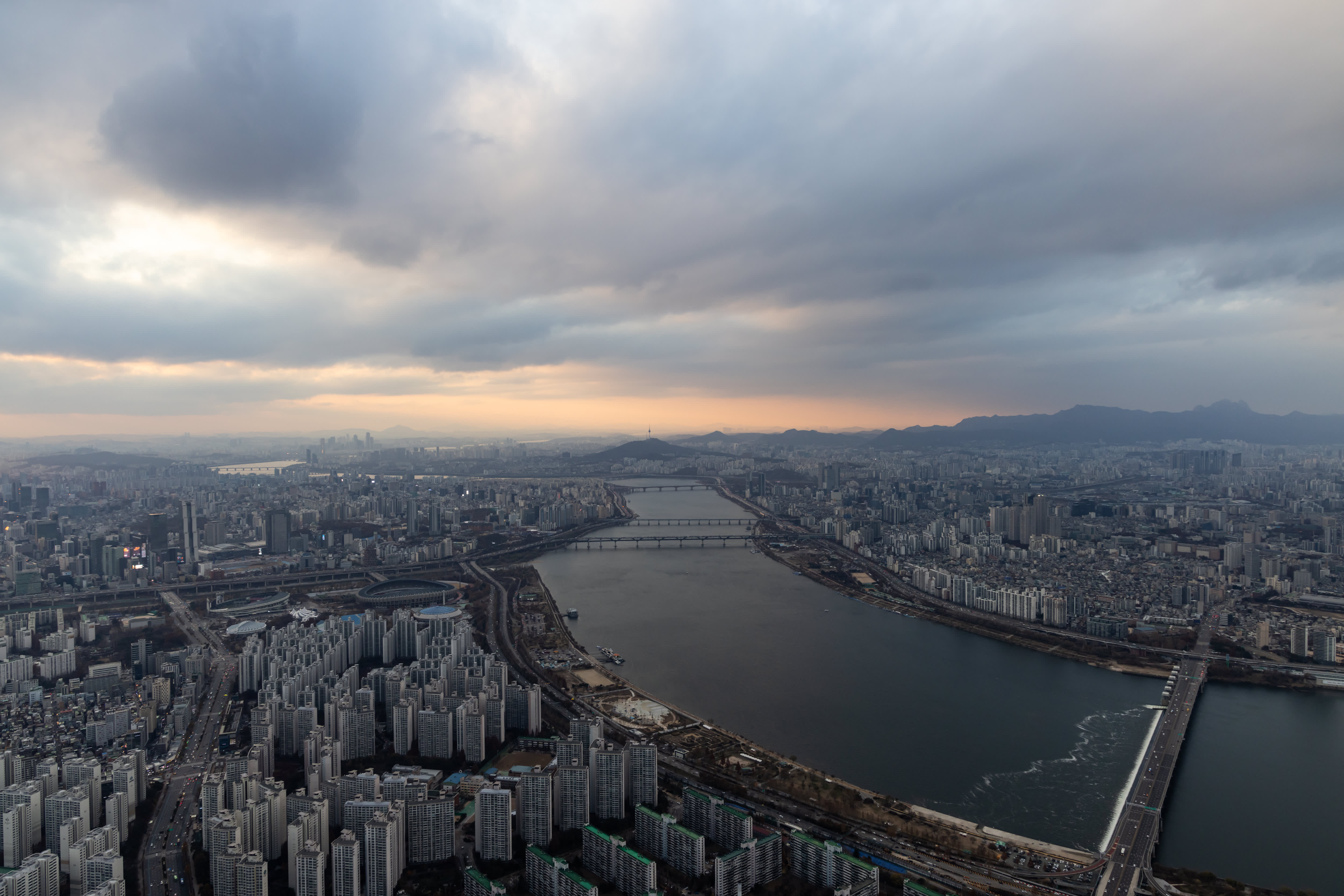 Investors' concerns about Middle East tensions cause decline in Asia-Pacific markets, including a 1.4% drop in Japan's Nikkei.