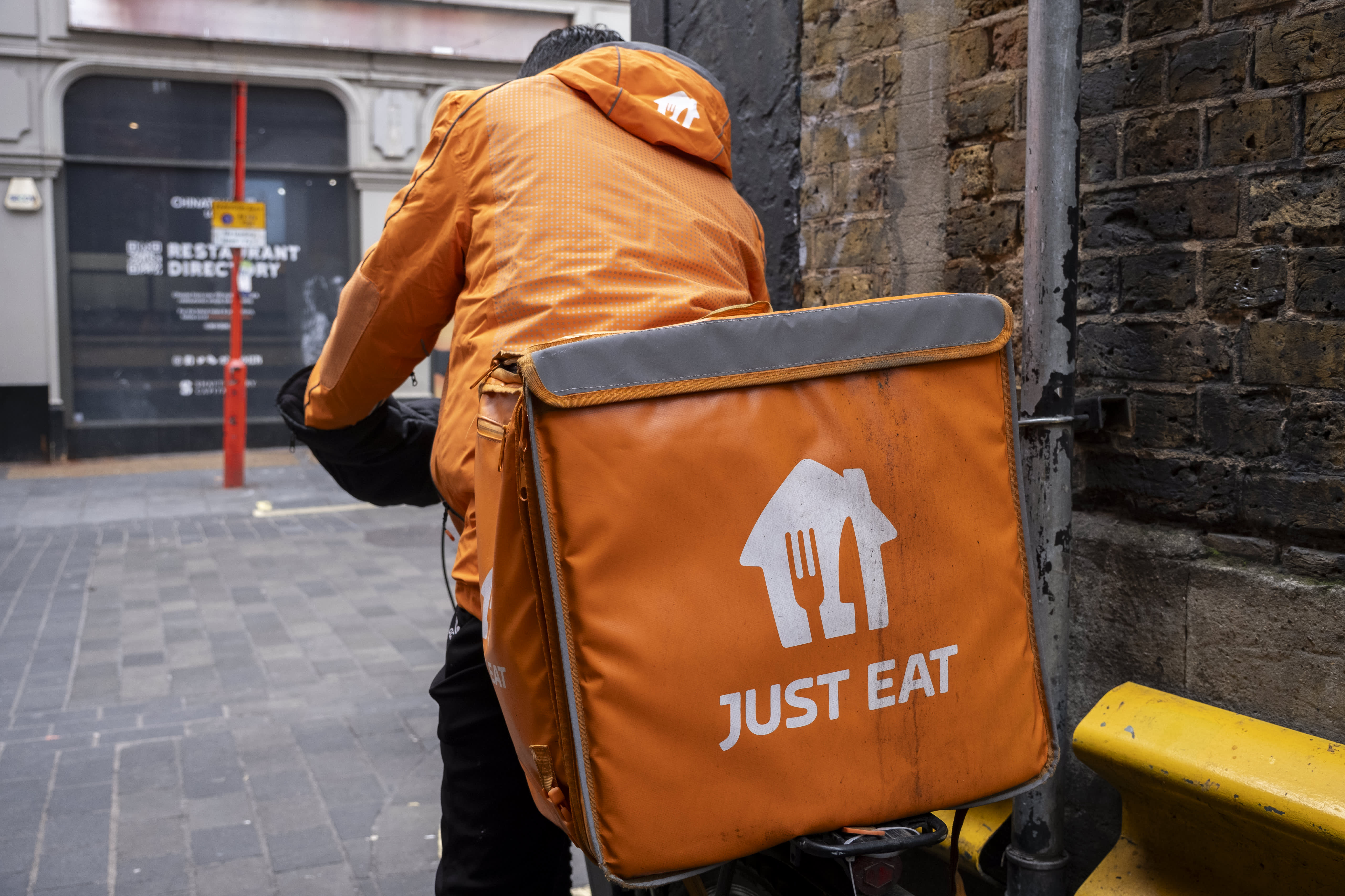 The UK market suffered a blow as Just Eat Takeaway announced its decision to delist from the London Stock Exchange.