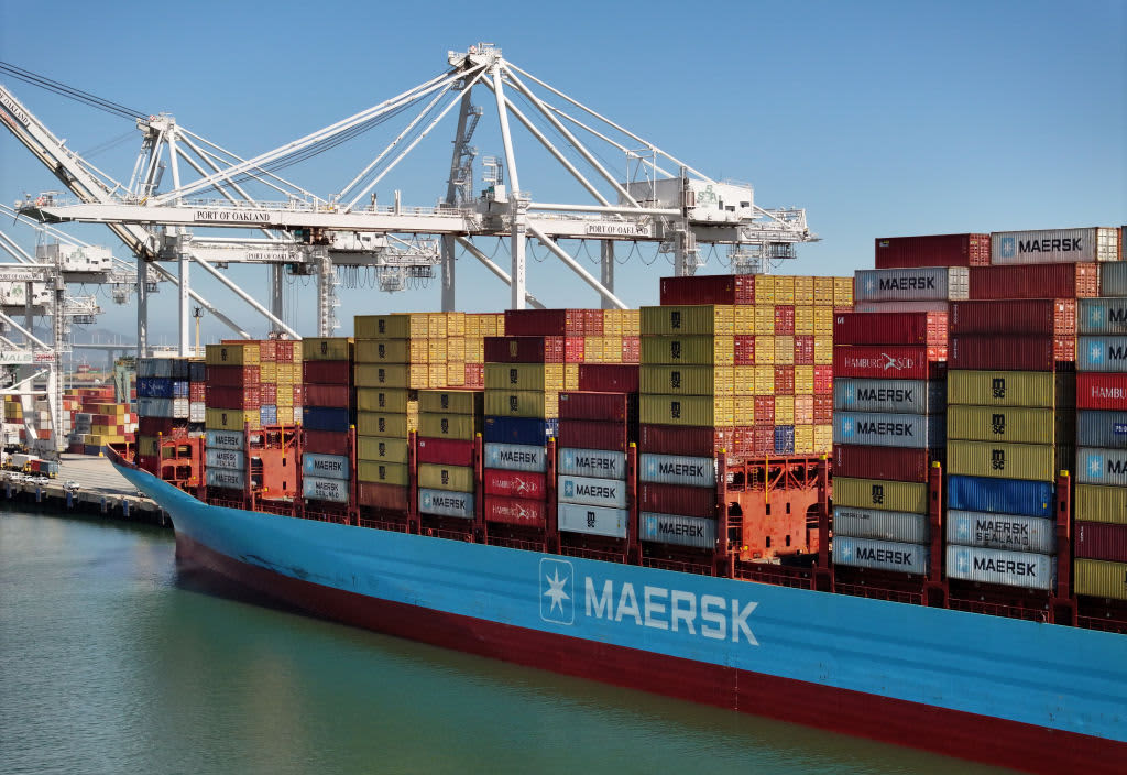 The CEO of Maersk states that there is no indication of a recession in freight demand in the United States.