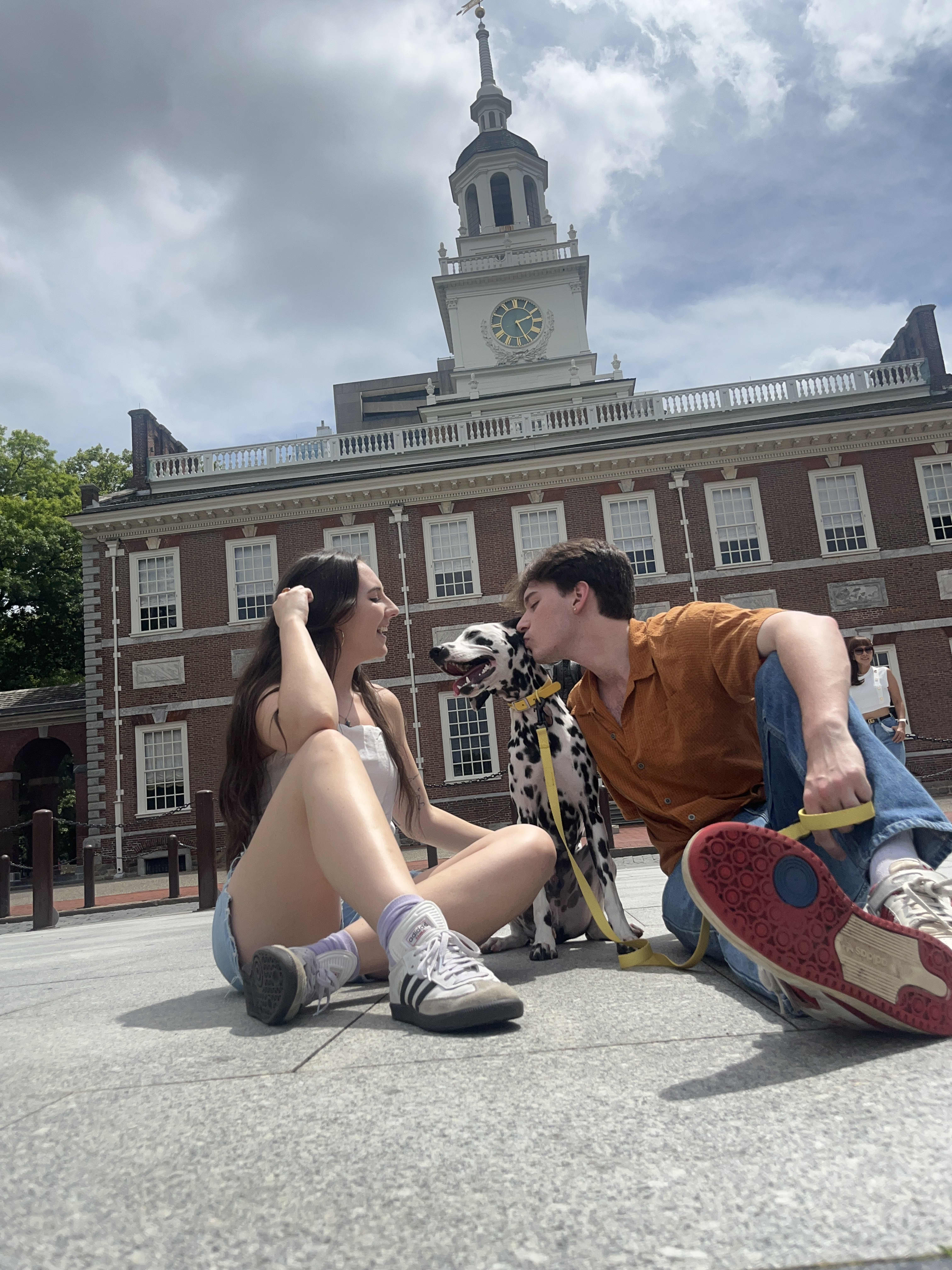 A Gen Z couple who resided in the U.S. has relocated to a houseboat in London and is enjoying their new lifestyle, stating, "We feel like we're living in a fairy tale."