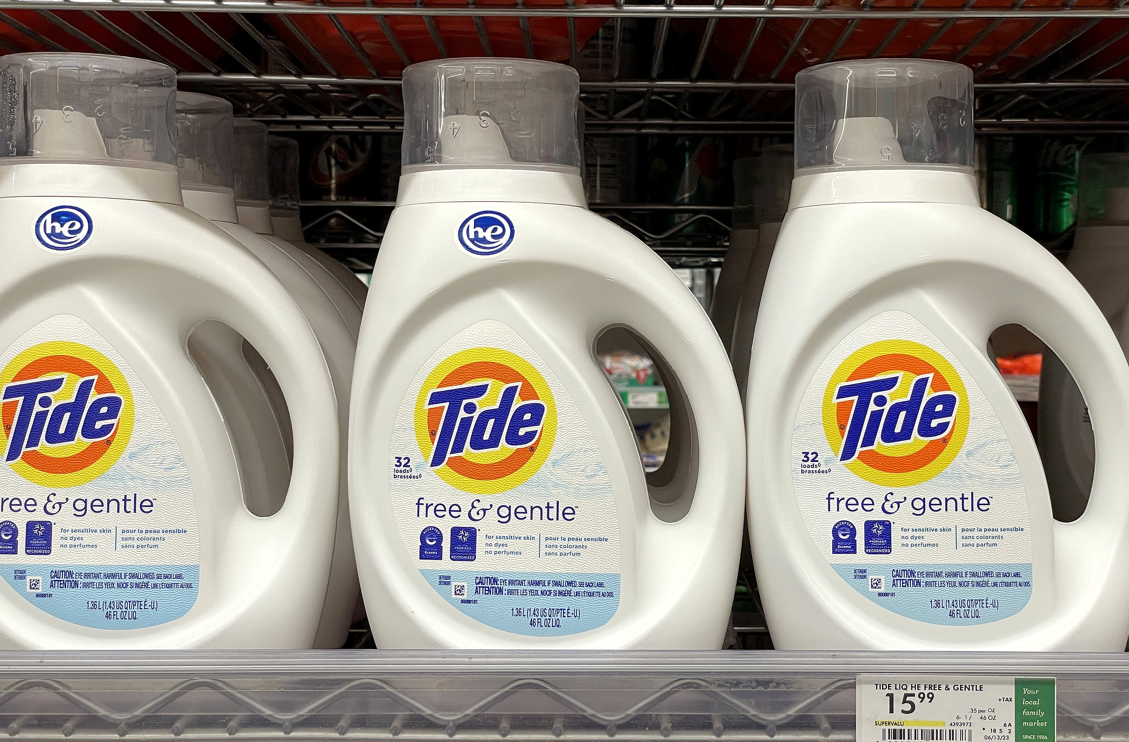 P&G is recommended for purchase by Jim Cramer as the U.S. dollar weakens.