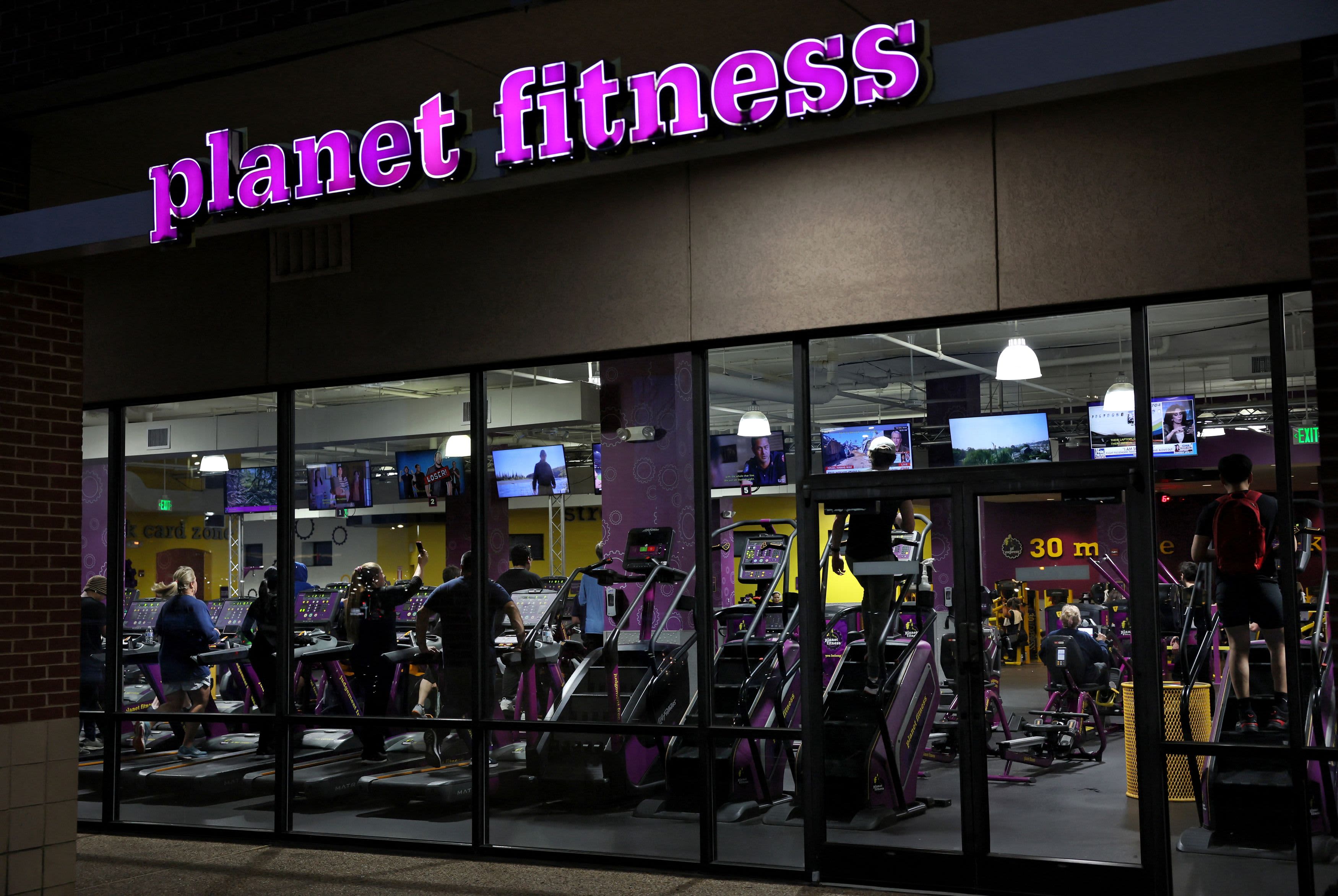 Planet Fitness is increasing prices while cautioning customers about their cost-consciousness.