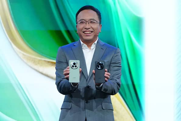 Honor's Chinese CEO steps down due to personal reasons.