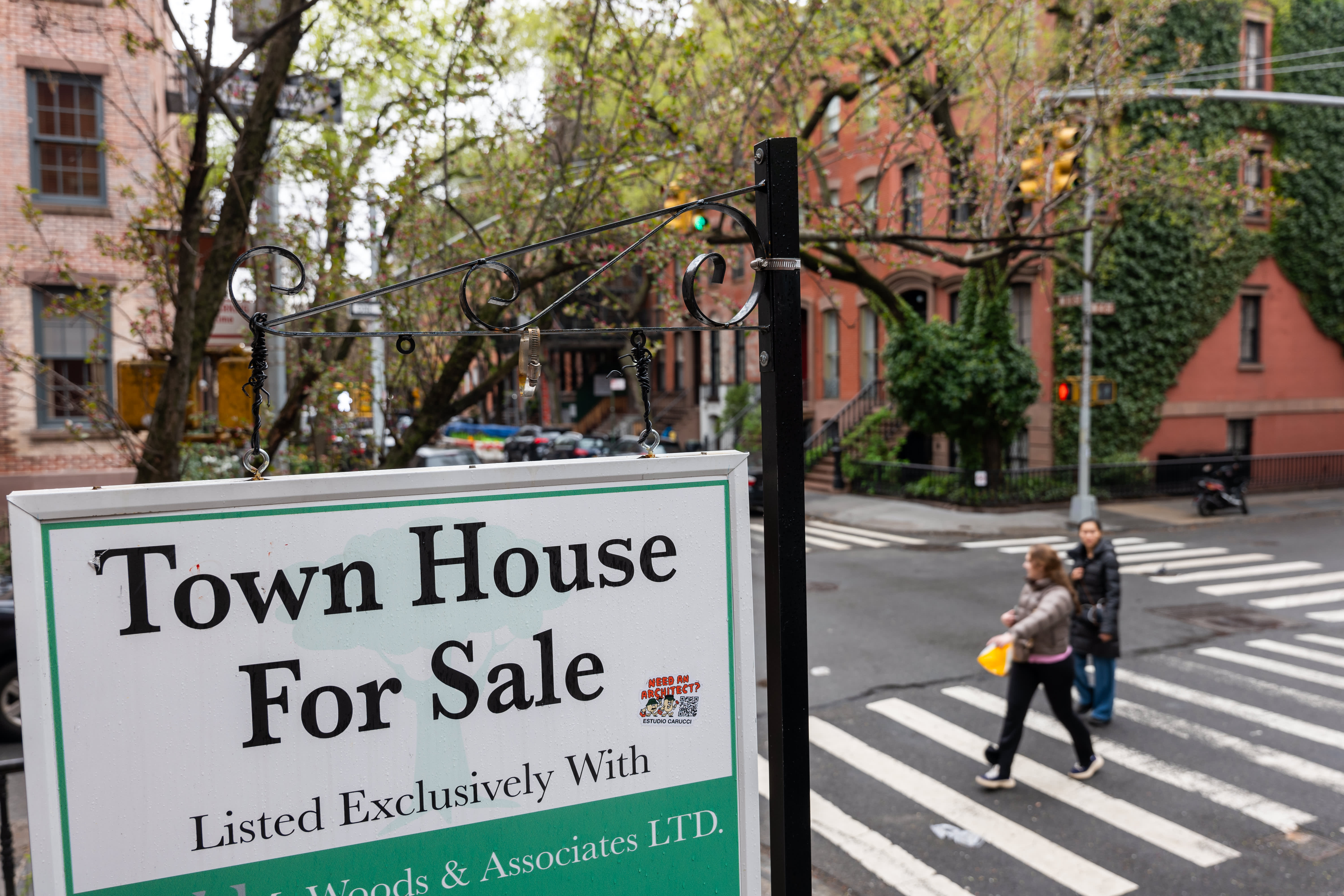 Real estate in Manhattan is currently a 'seller's market' with rising inventory and falling prices.