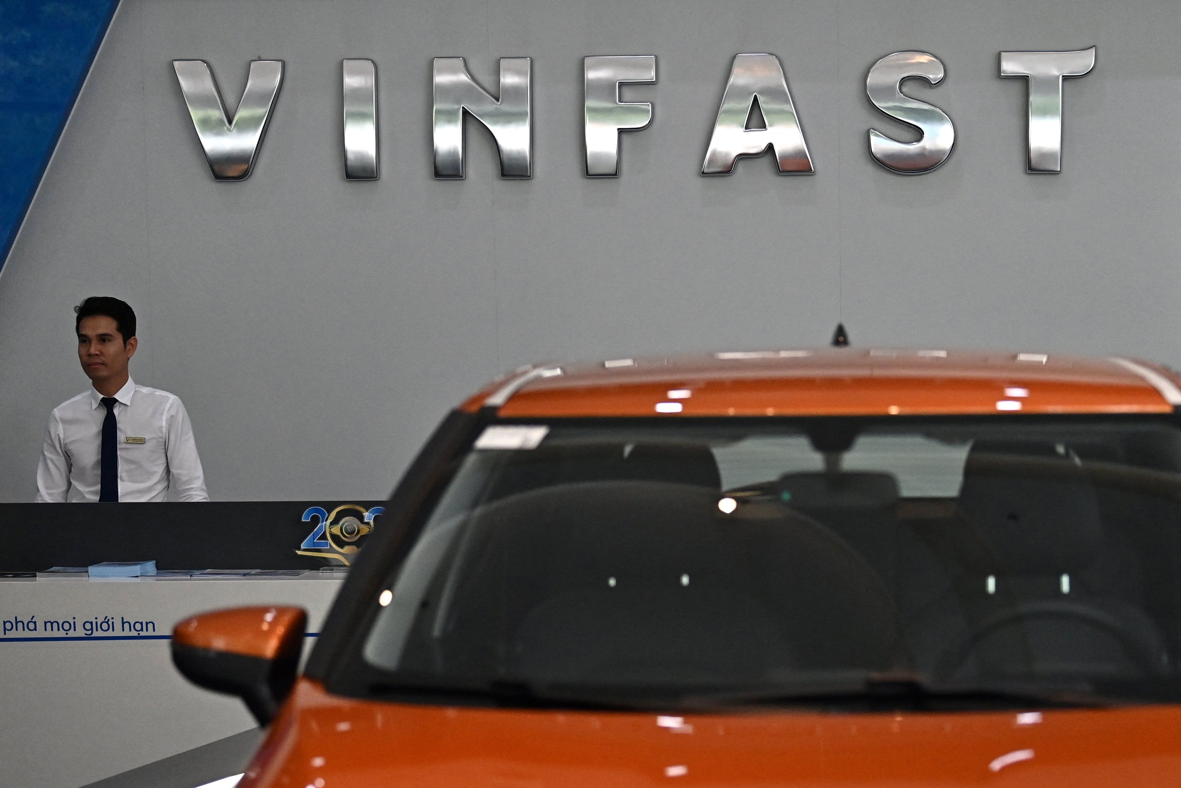 VinFast's loss expands in the fourth quarter, optimistic about meeting 2024 sales targets.